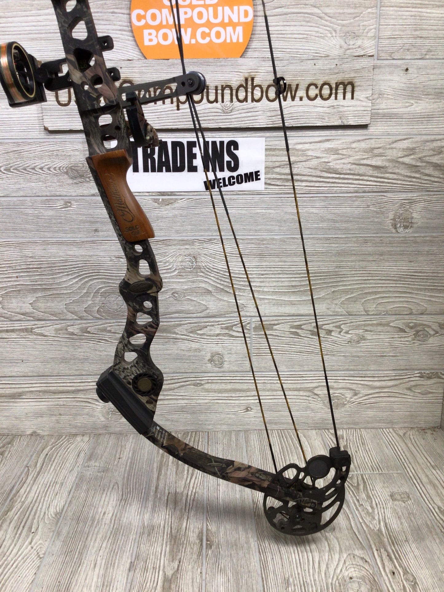 Used Mathews Ovation Right Handed 60-70# 30" package