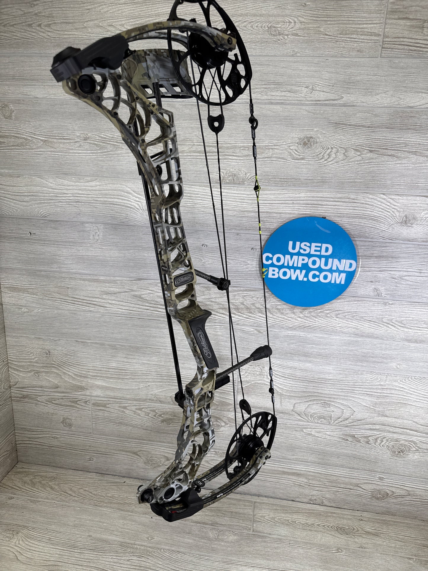 Mathews Phase 4-29 Right Hand Sitka Elevated 2 Bow with Lowpro detach quiver