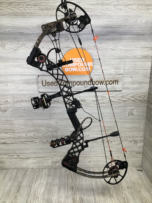 Used Mathews Chill Black riser/ lost camo limb Package Right Handed 28.5/70