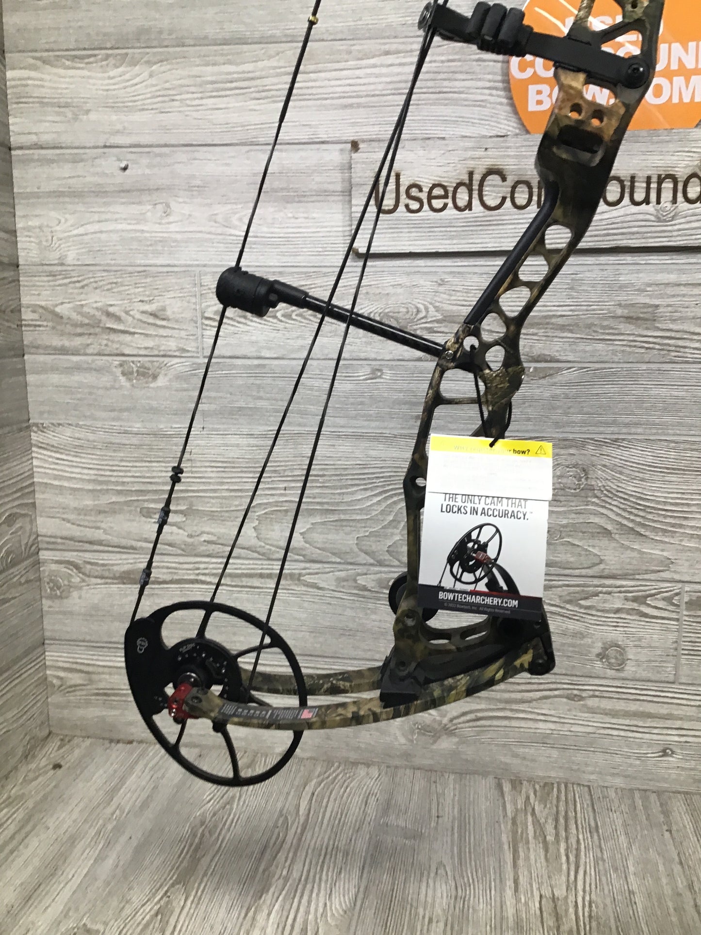 NEW Bowtech Revolt XL Mossy Oak 60-70# 27.5-33"