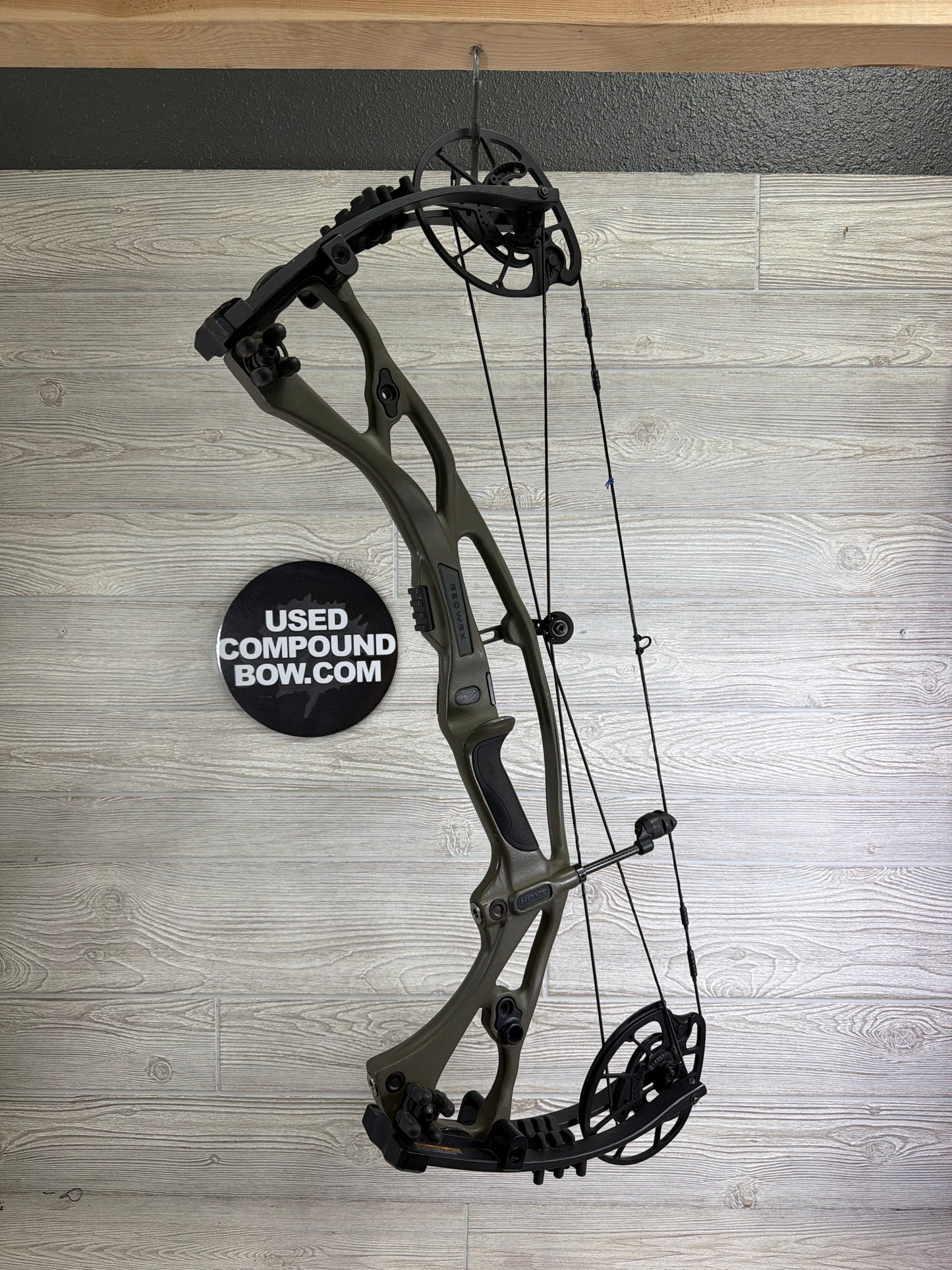 Used Hoyt RX-7 Right Hand 60-70# Wilderness 29"