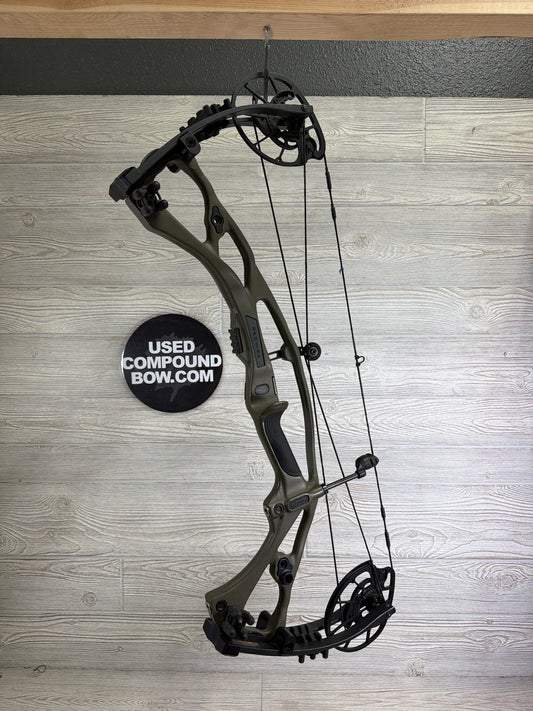 Used Hoyt RX-7 Right Hand 60-70# Wilderness 29"