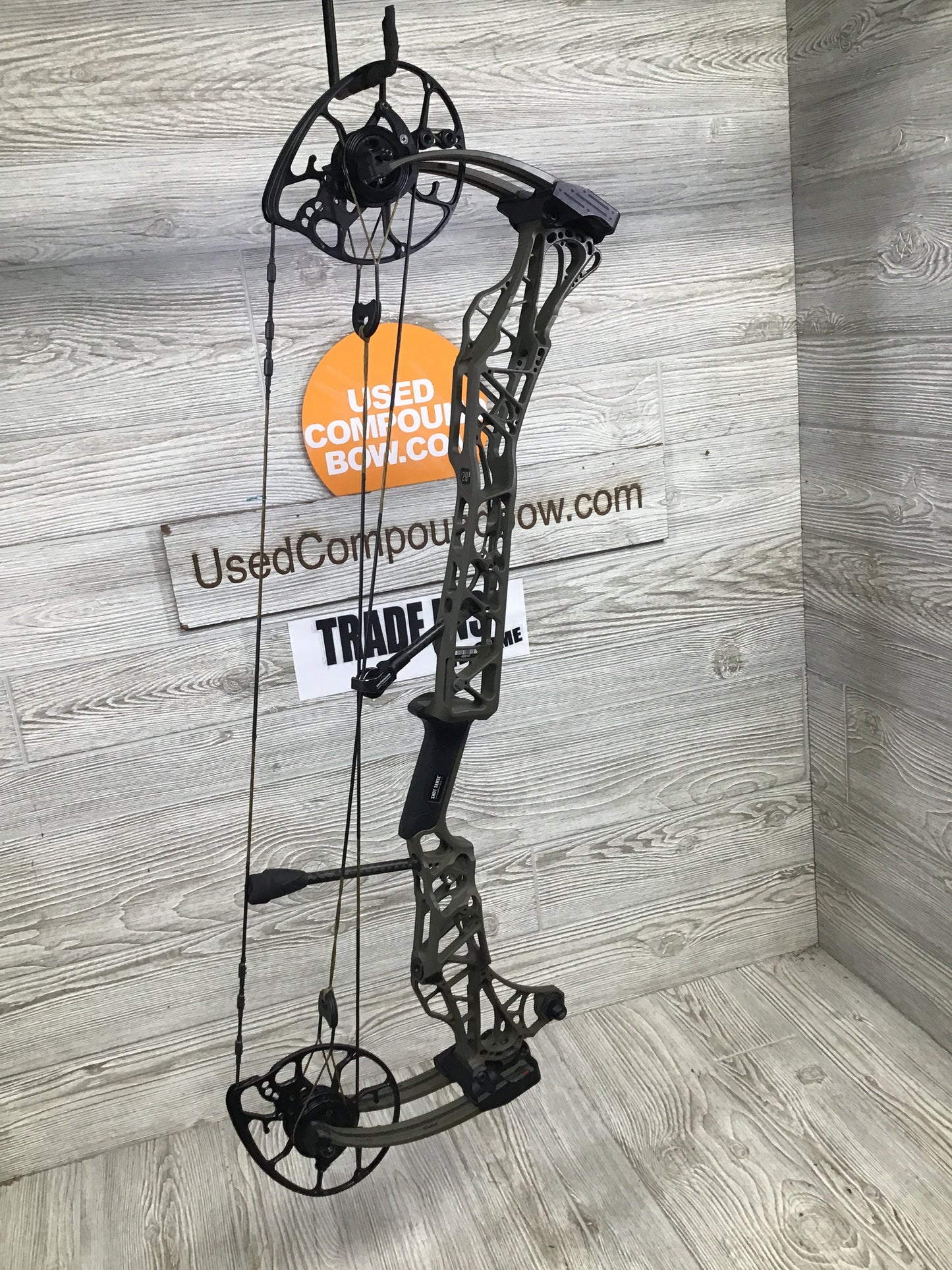 Mathews Lift 29.5 Right Handed Green Ambush (NEW STRING)