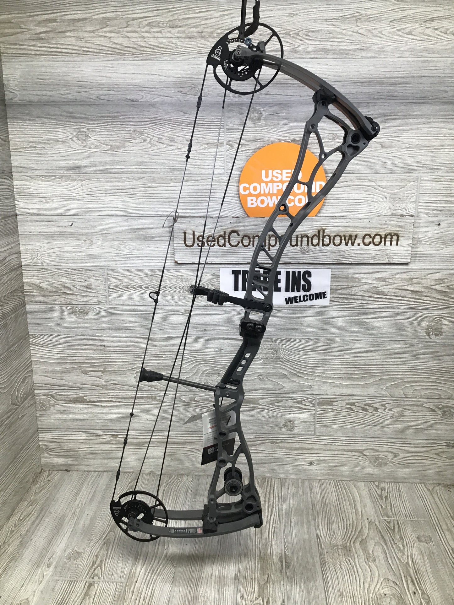 Bowtech Proven 34 Smoke Grey Medium Cam Right Handed 25-30" 60-70lbs