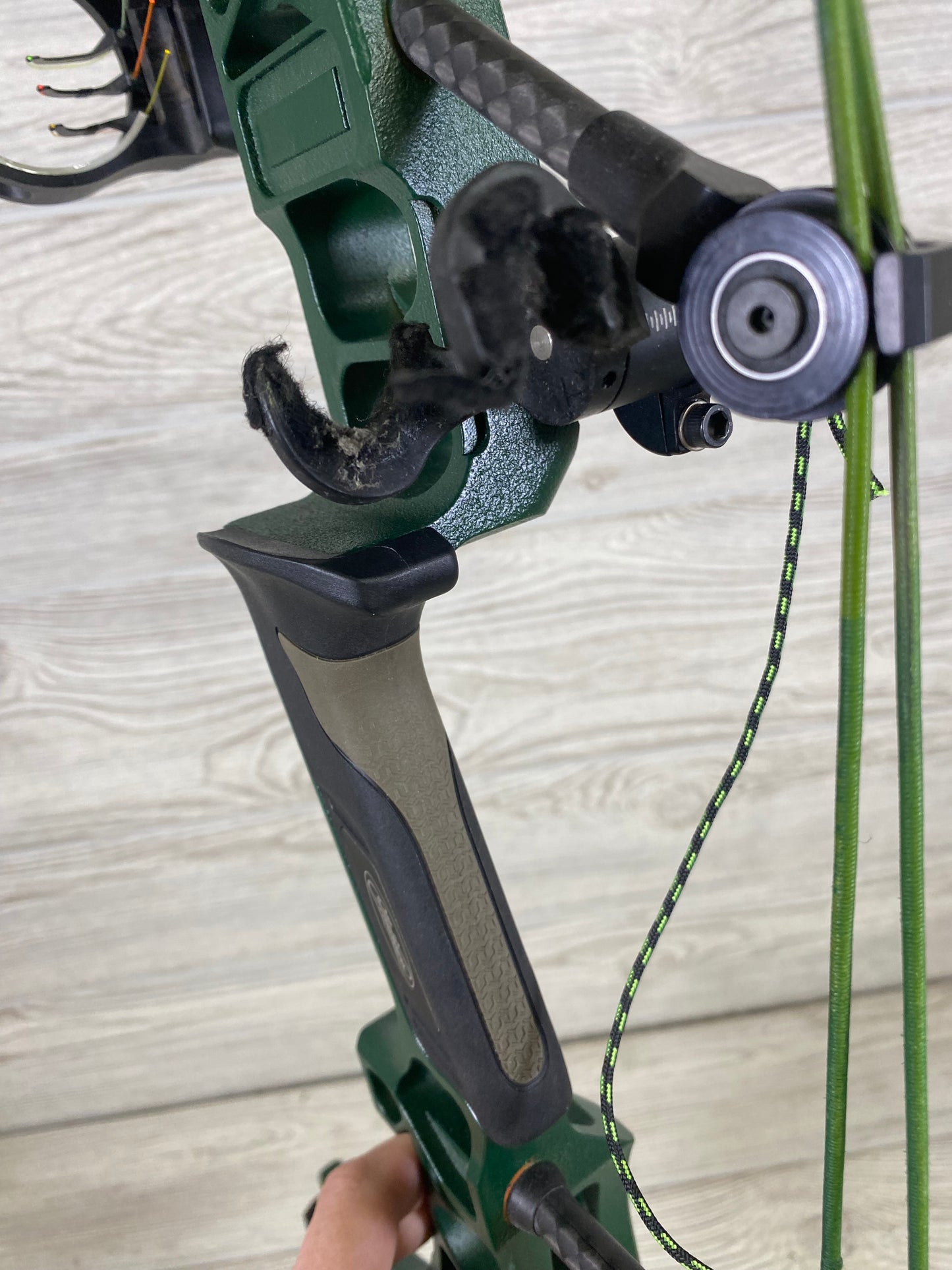Used Mathews V3 31 Right Hand Green Black Limbs CUSTOM!