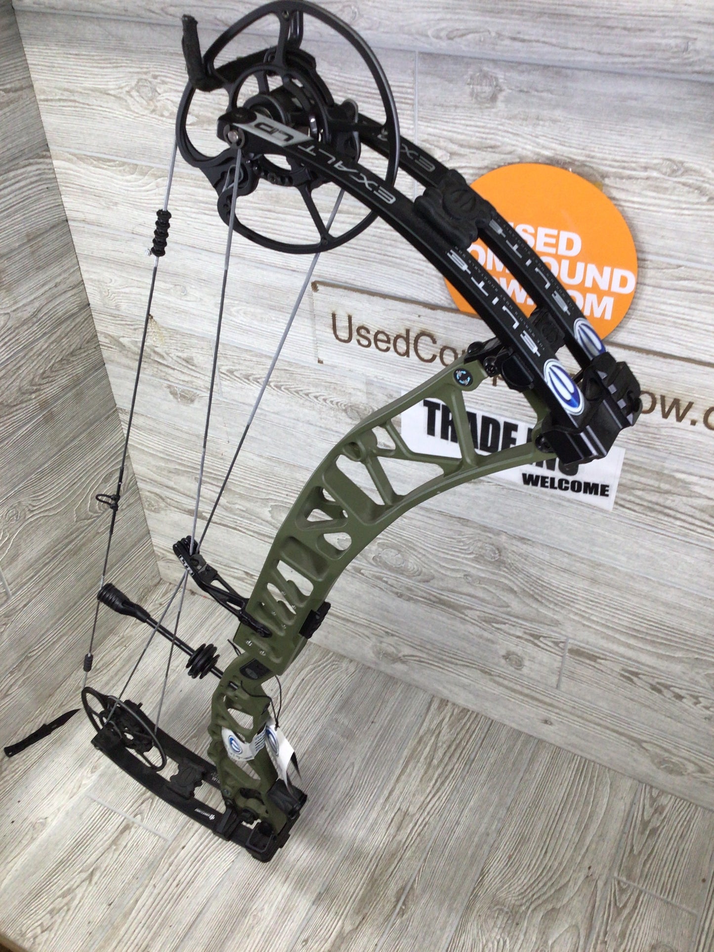 Elite Exalt LD OD Green Right Hand Bow 26.5-32" 60-70