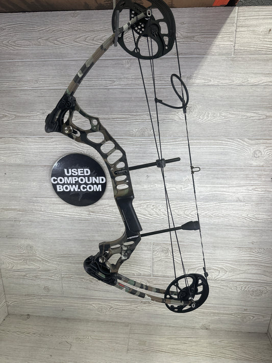 Used Mission Hammr RH Camo bow