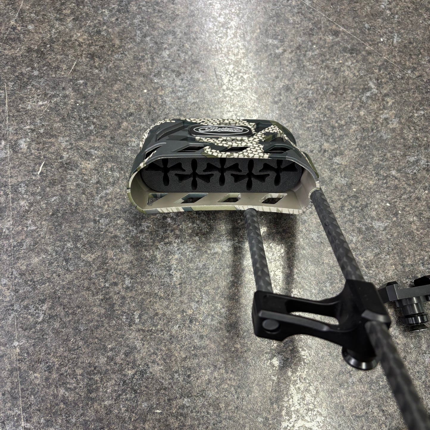 Used Mathews LowPro Detachable Right Hand Quiver Kuiu