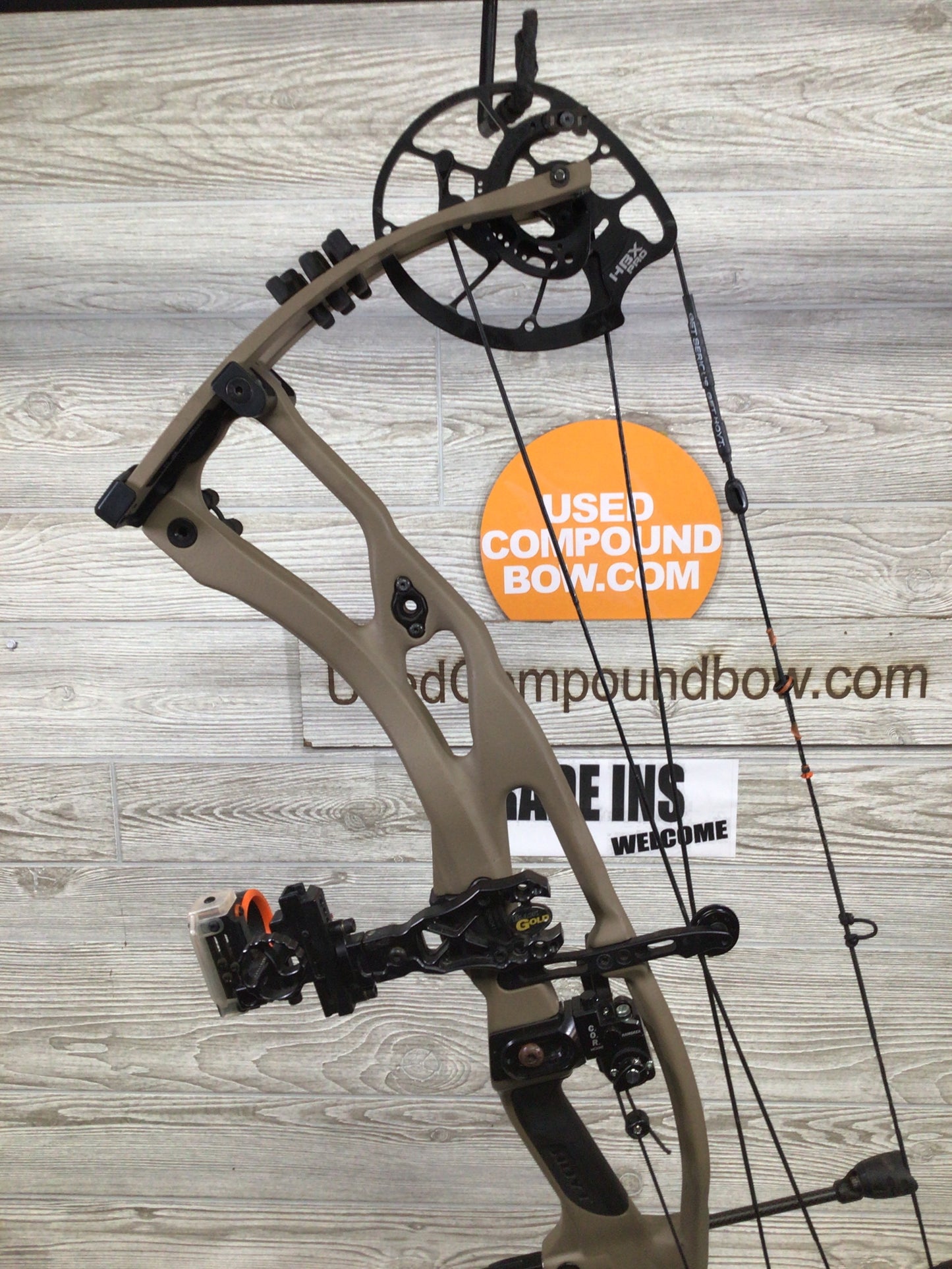 Used Hoyt RX-7 Ultra Left Hand buckskin 28.5/60-70# Package