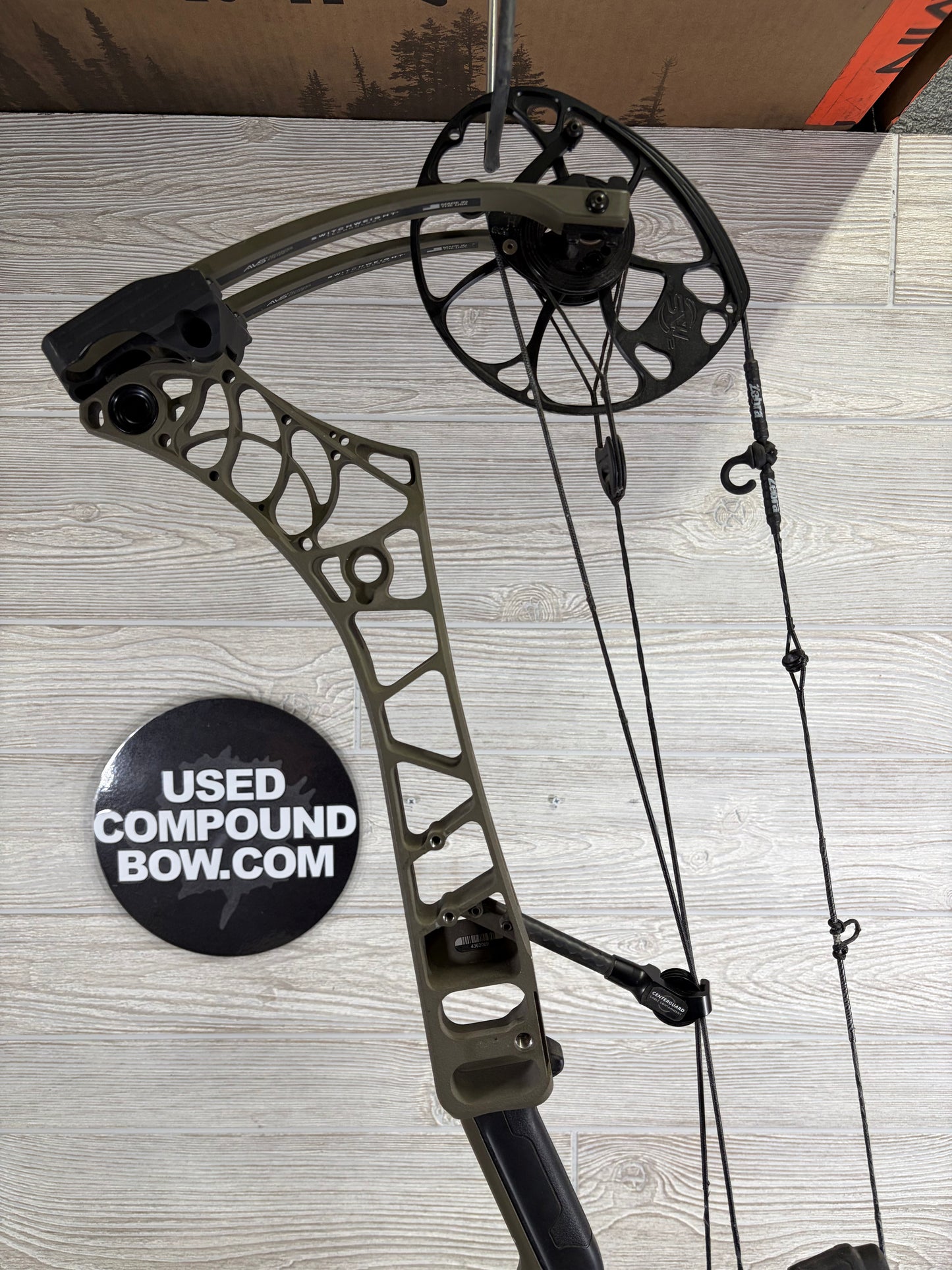 Used Mathews V3 27 Left Hand Ambush Green Bow