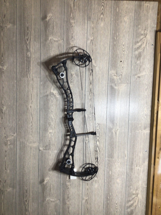 Bowtech Proven 34 LD Black 70# 32" Bow