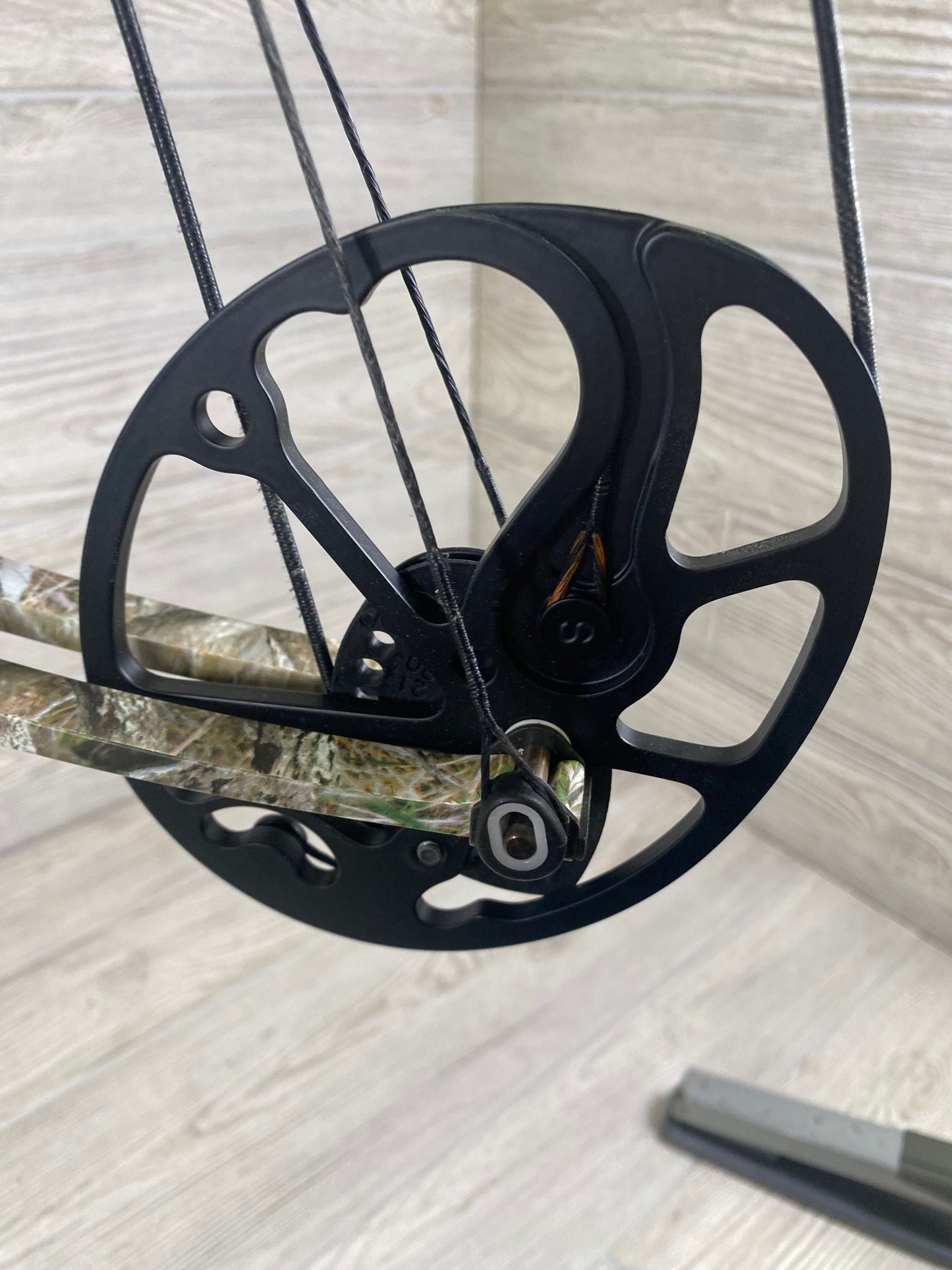 Mission Craze Right Handed Bow PKG