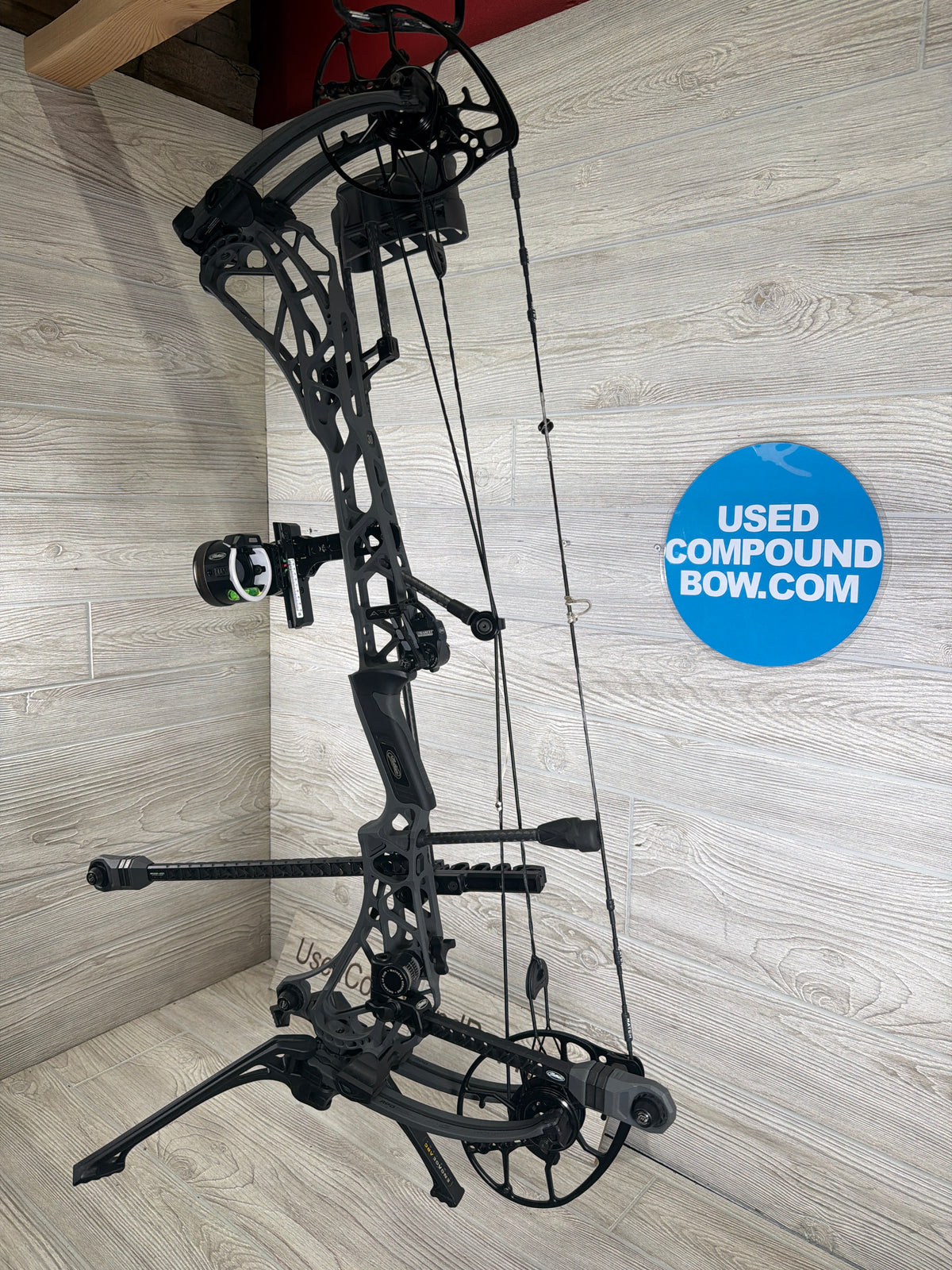 Used Mathews ARC 30 29" 70lb Right Hand Shale LOADED Bow Pkg