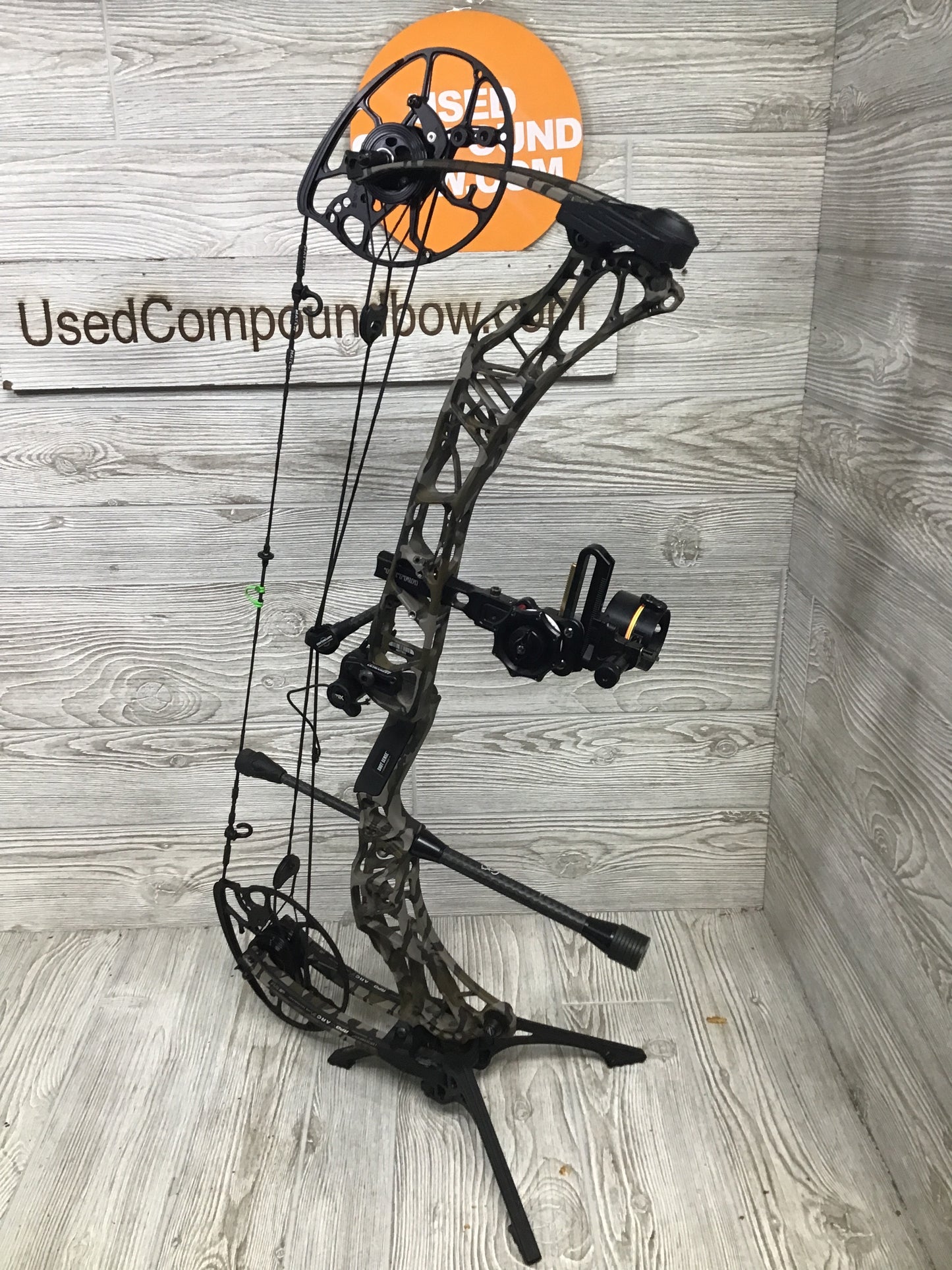 Used Mathews Lift RS Right Handed Bottomlands PACKAGE