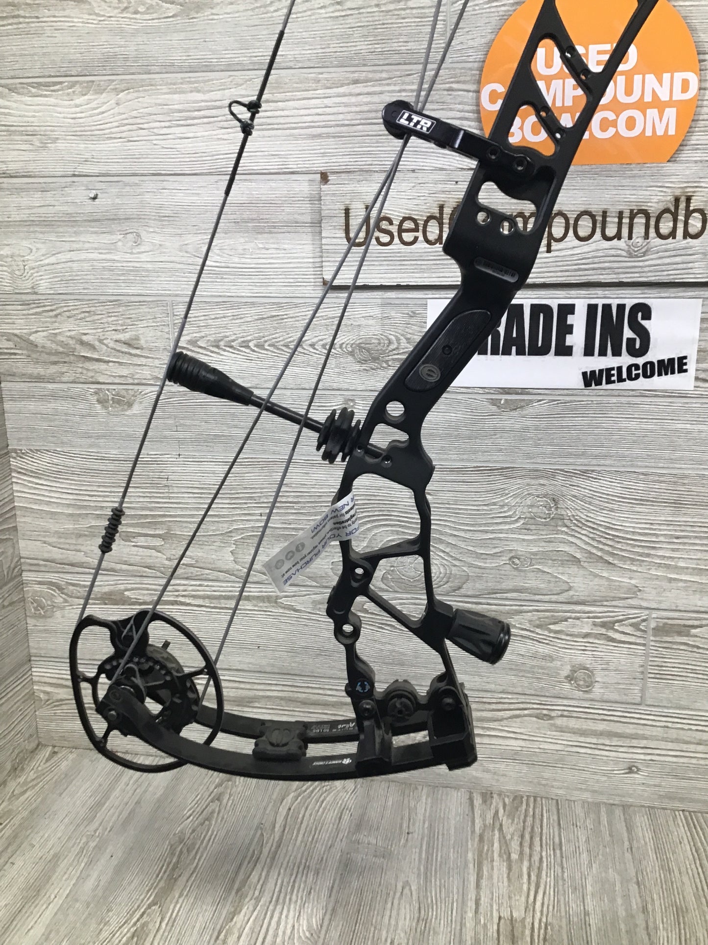 Elite Allure Right Handed Black 40-50lbs Bow