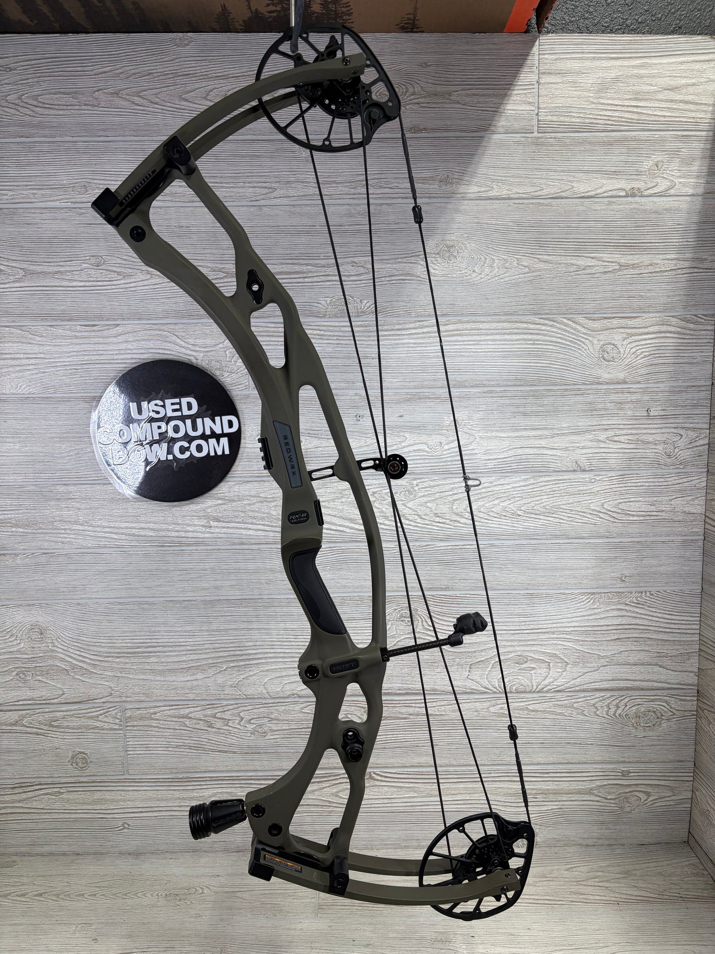 Hoyt RX-8 Ultra Right Hand Wilderness Green 60-70lbs 27-32"