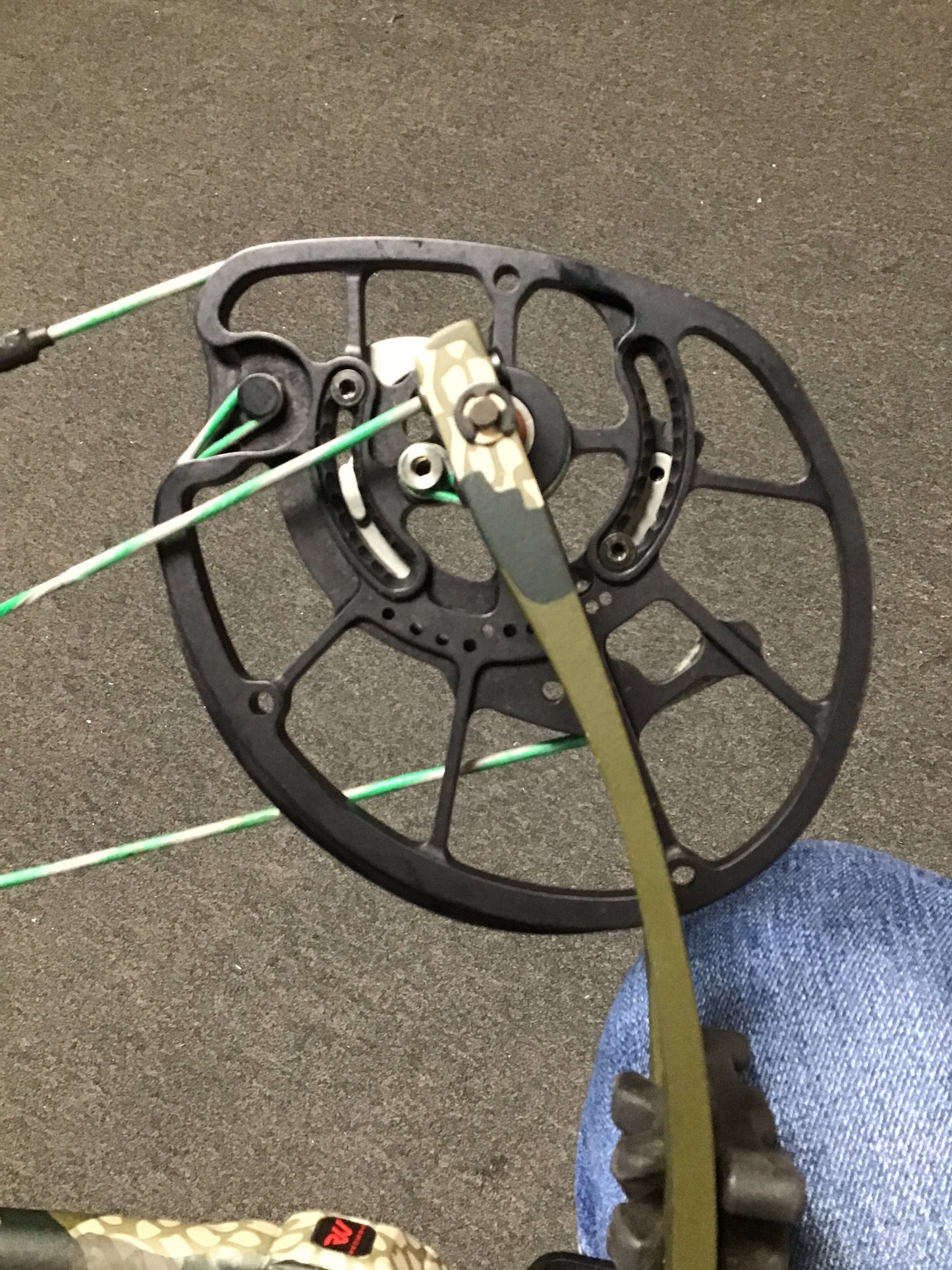 Hoyt RX-5 Wilderness 60-70# 25-30 Right Hand Package