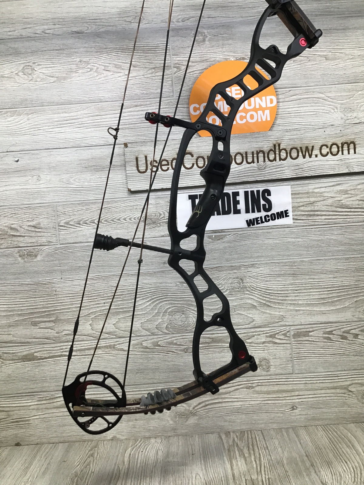 Hoyt Vector 32 60-70LB 29.5"