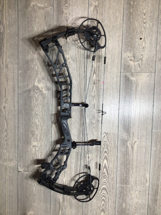 Elite Artus RH Slate Gray 70# Bow