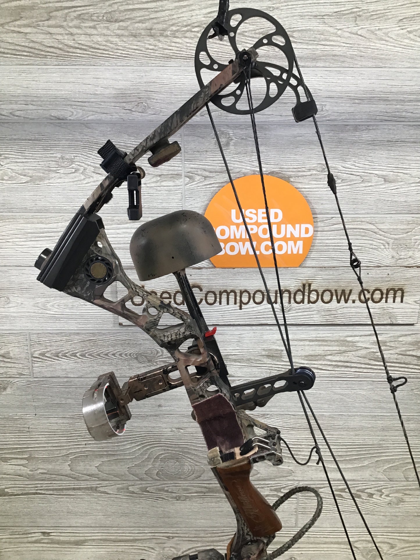 Mathews Outback 27" 60lb Right Handed bow Package