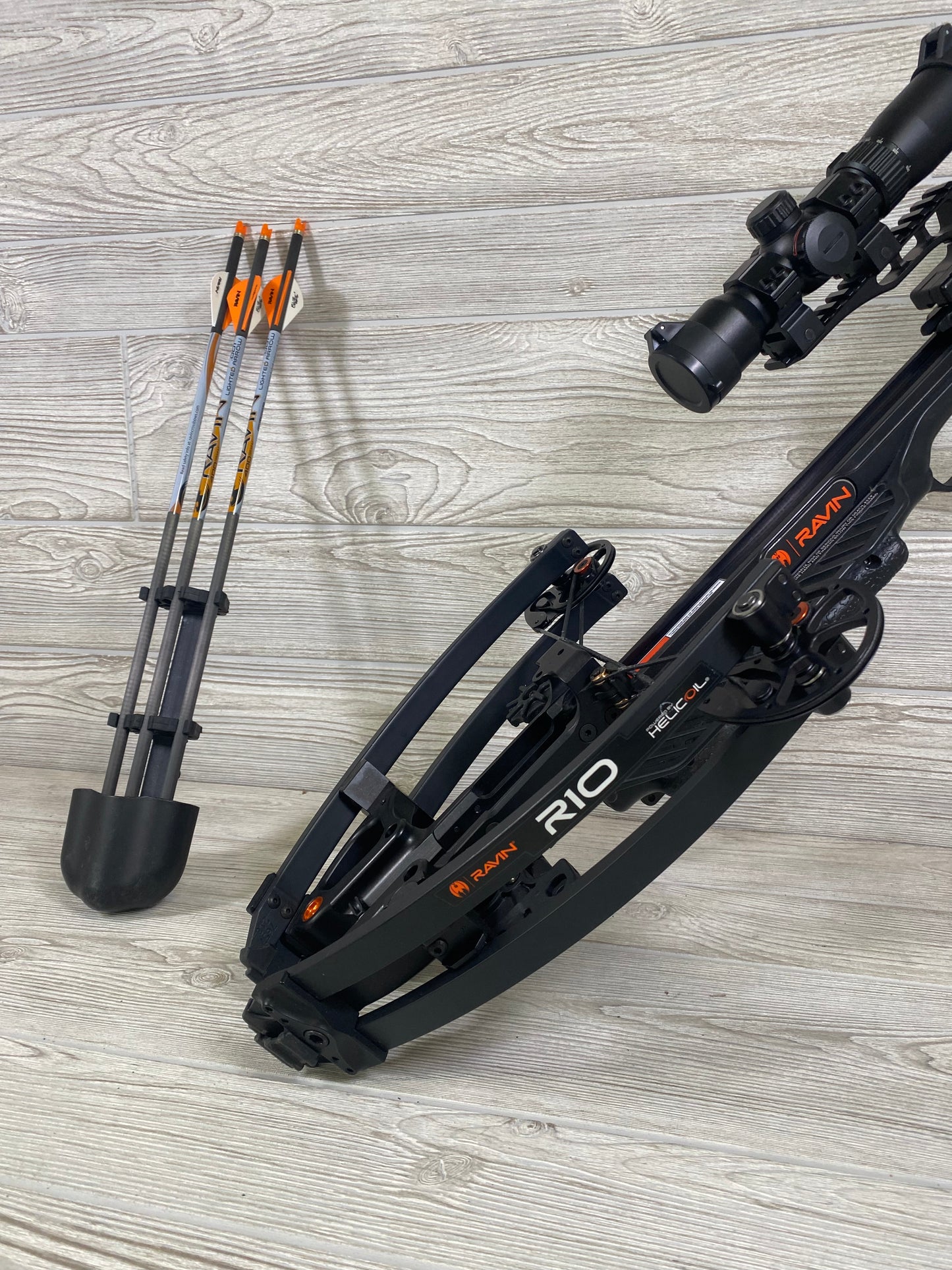 Used Ravin R10 crossbow w/ 3 BOLTS