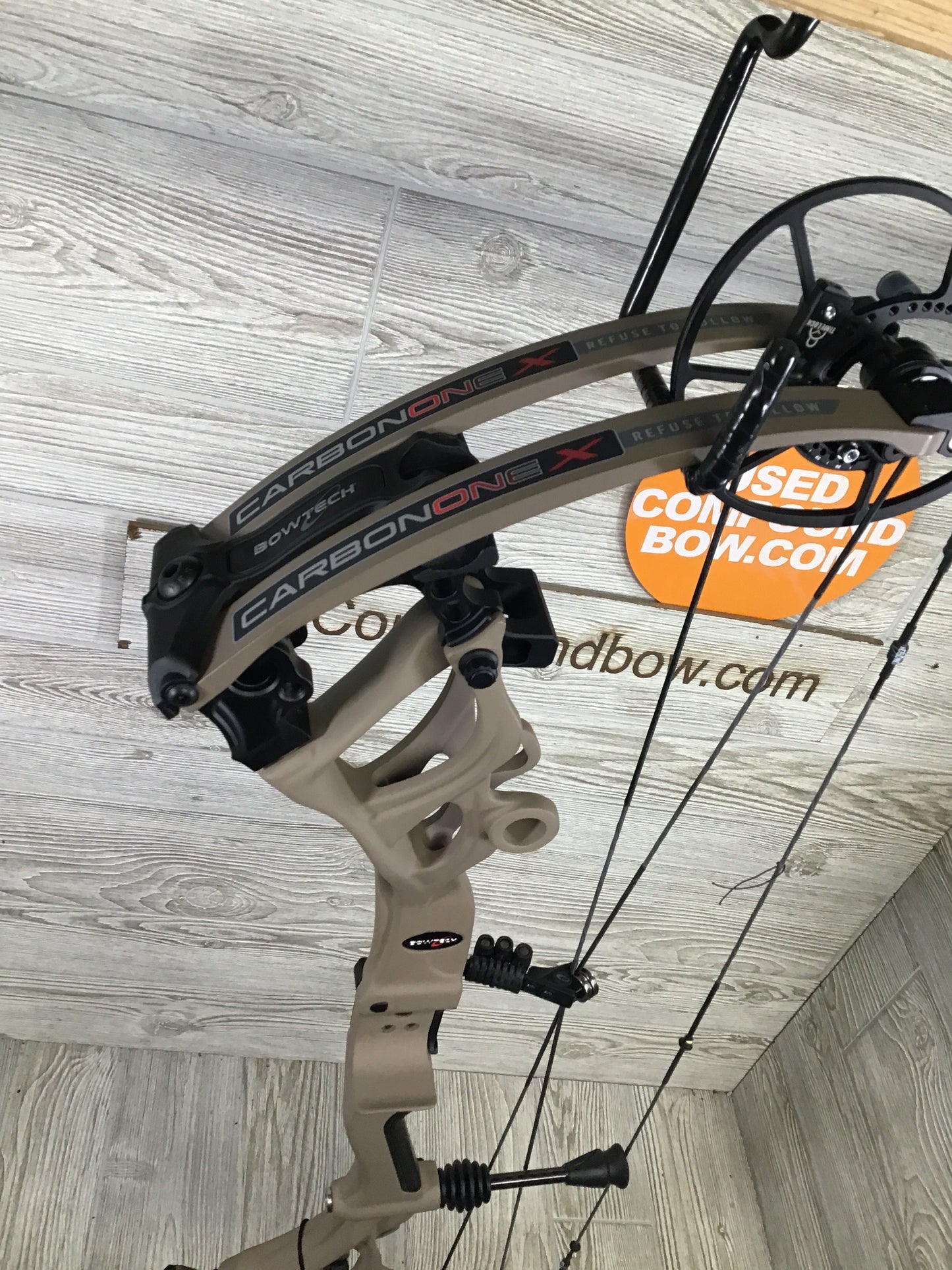 Bowtech Carbon One X 60-70# RH Flat Dark Earth