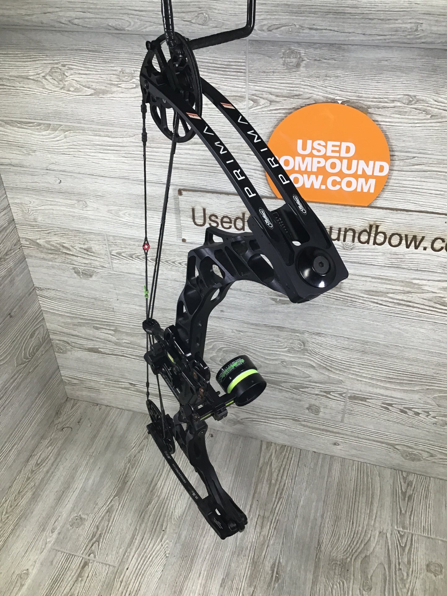 Mathews Prima Black RH bow Package 50#