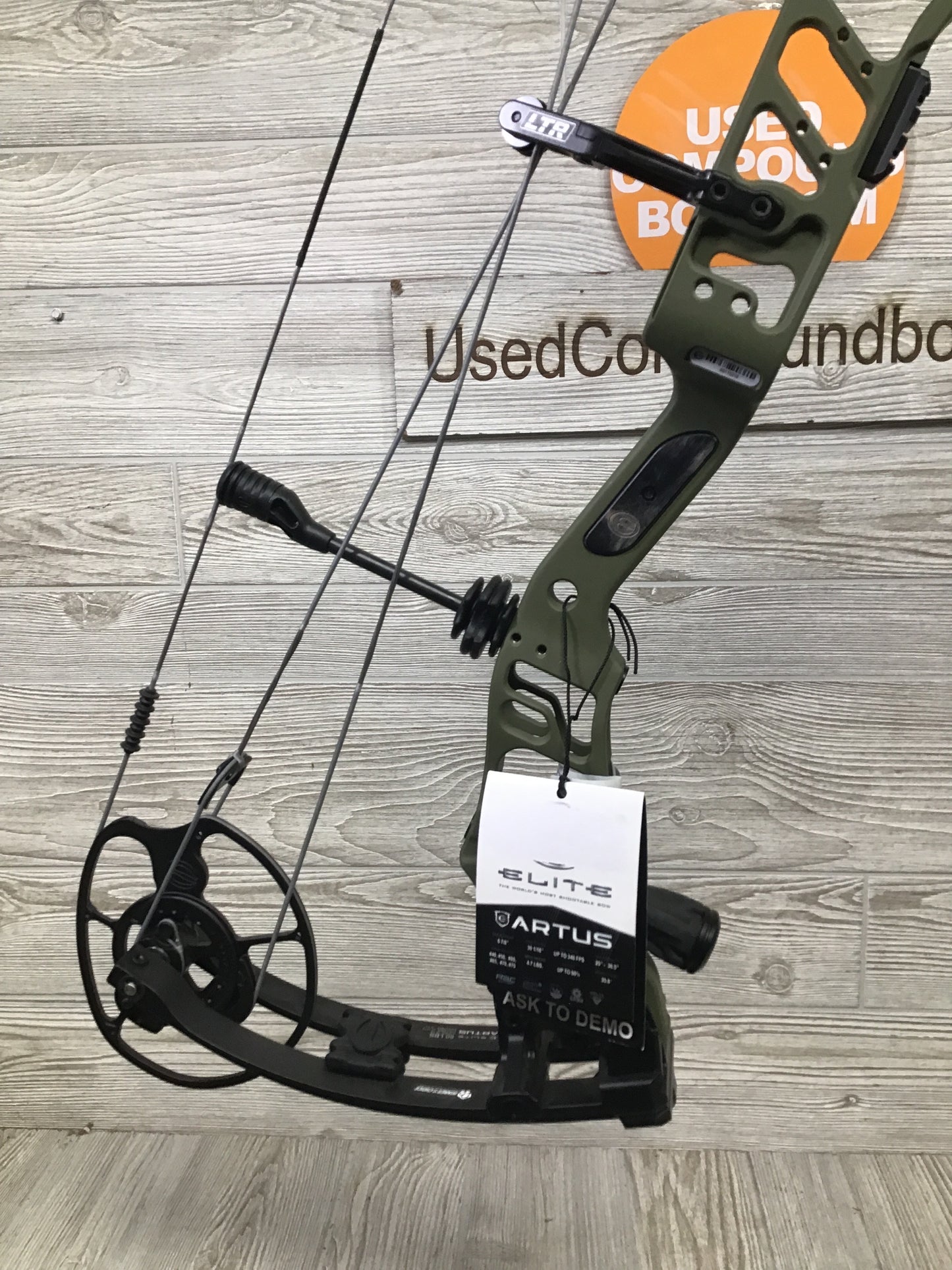 Elite Artus Right Hand Green 50-60# Bow