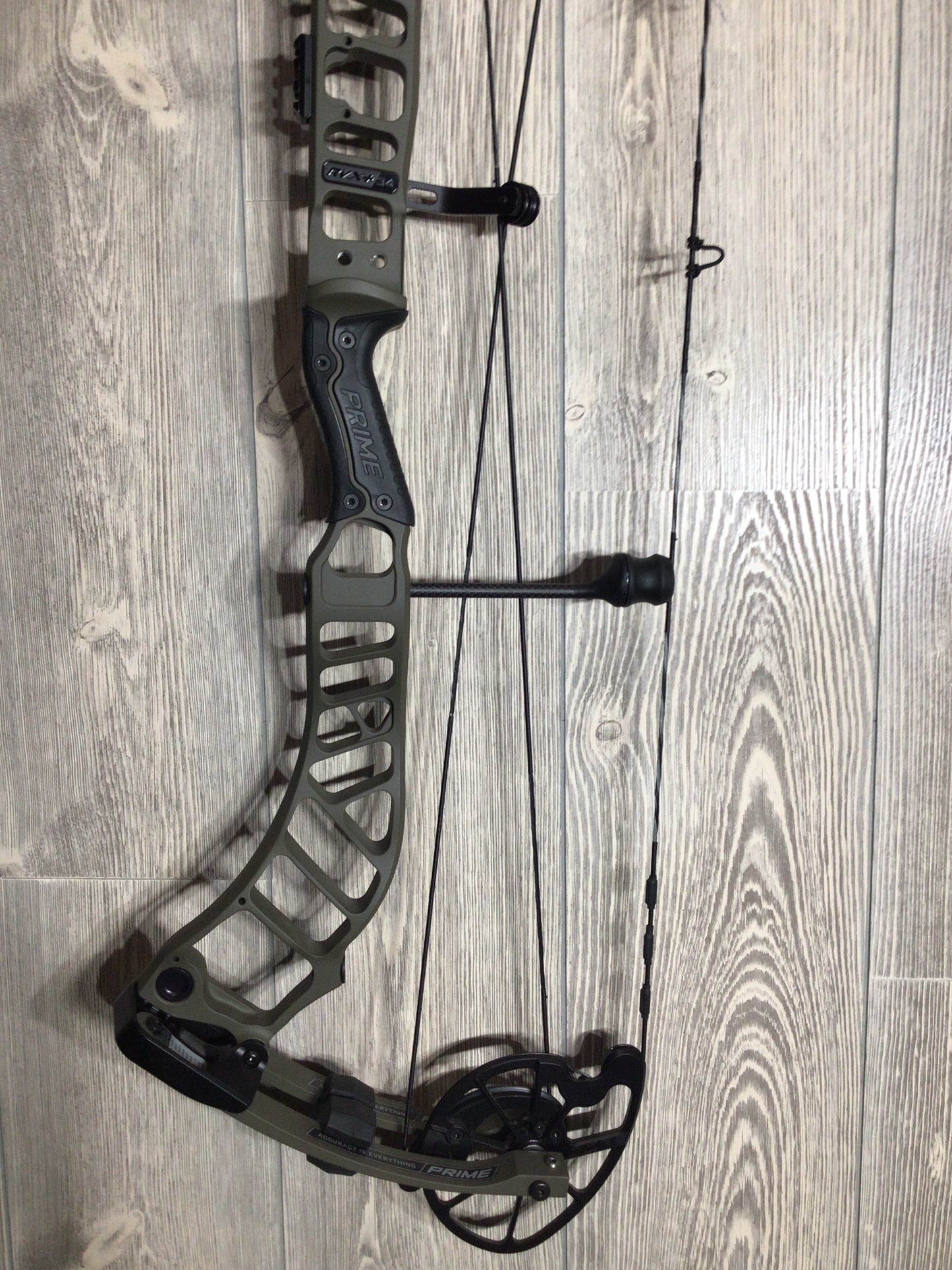 Used Prime RVX+ 34 70# 29"