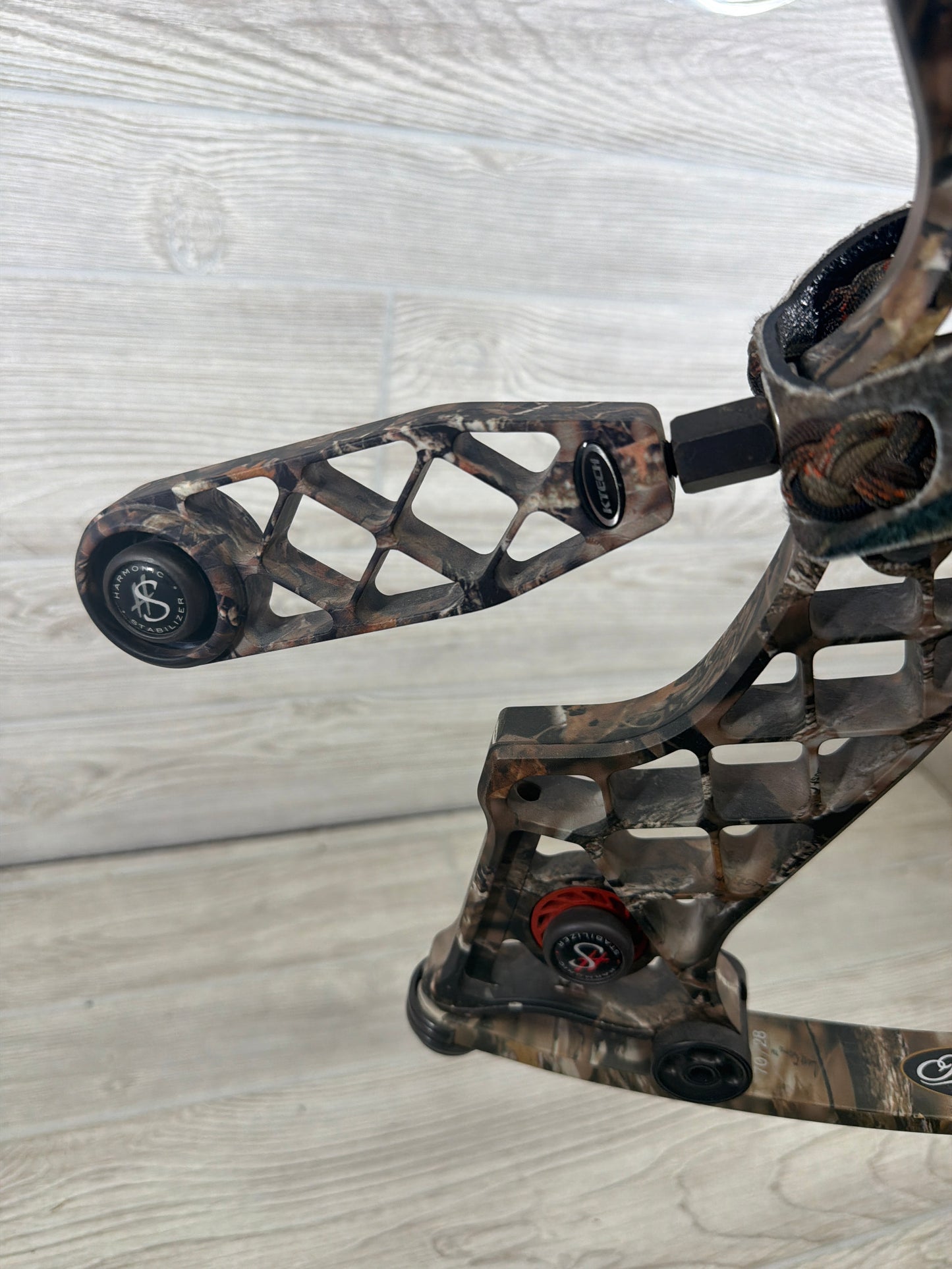 Used Mathews Z7 Xtreme 29" 70lb Camo Bow Pkg