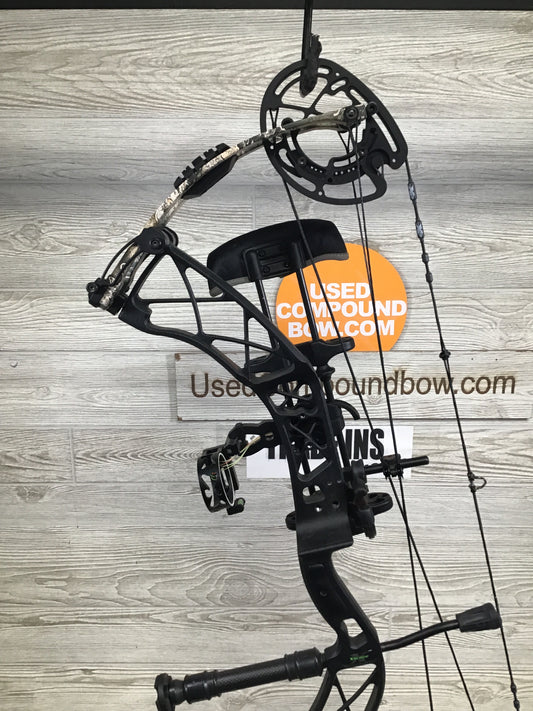 Xpedition Xscape 50-60# Black Riser/ camo limb right handed Package