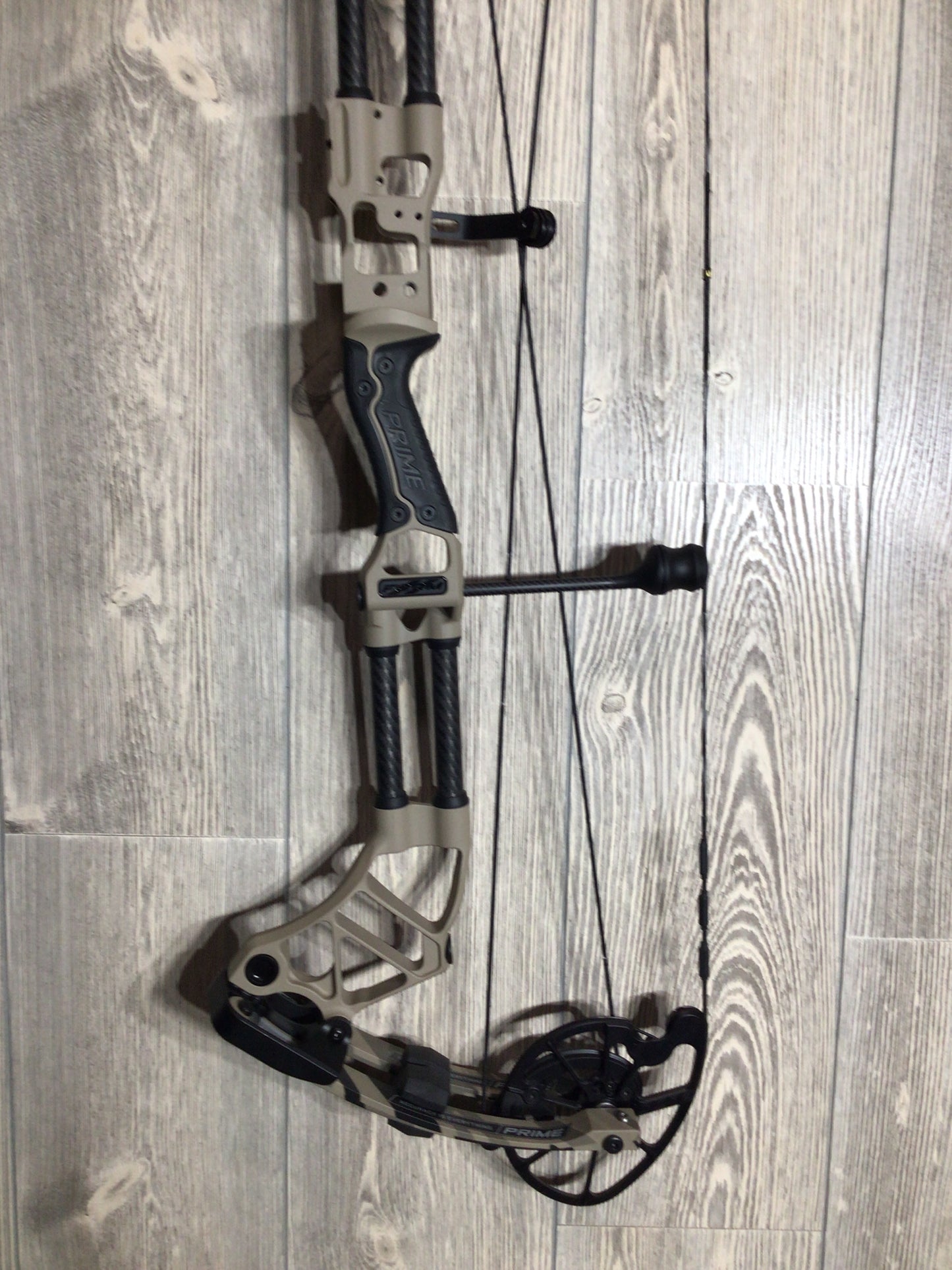 Prime Form 34 RH 70# 30.5" Ridge Rock