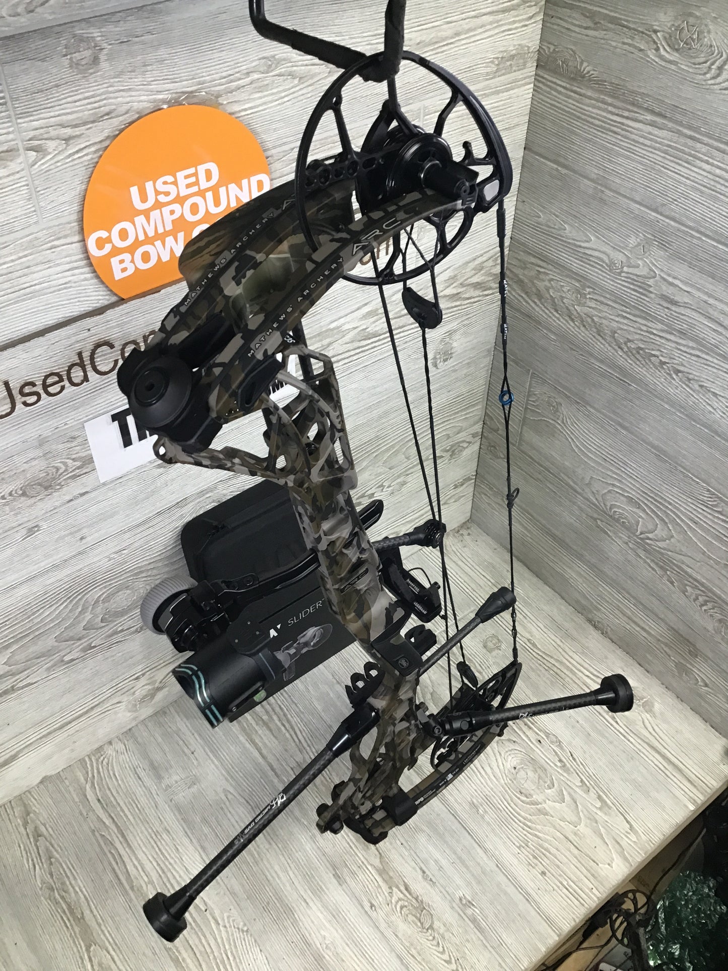 Used Mathews Arc 30 RH Mossy Oak Bottomlands LOADED Package 29/70#