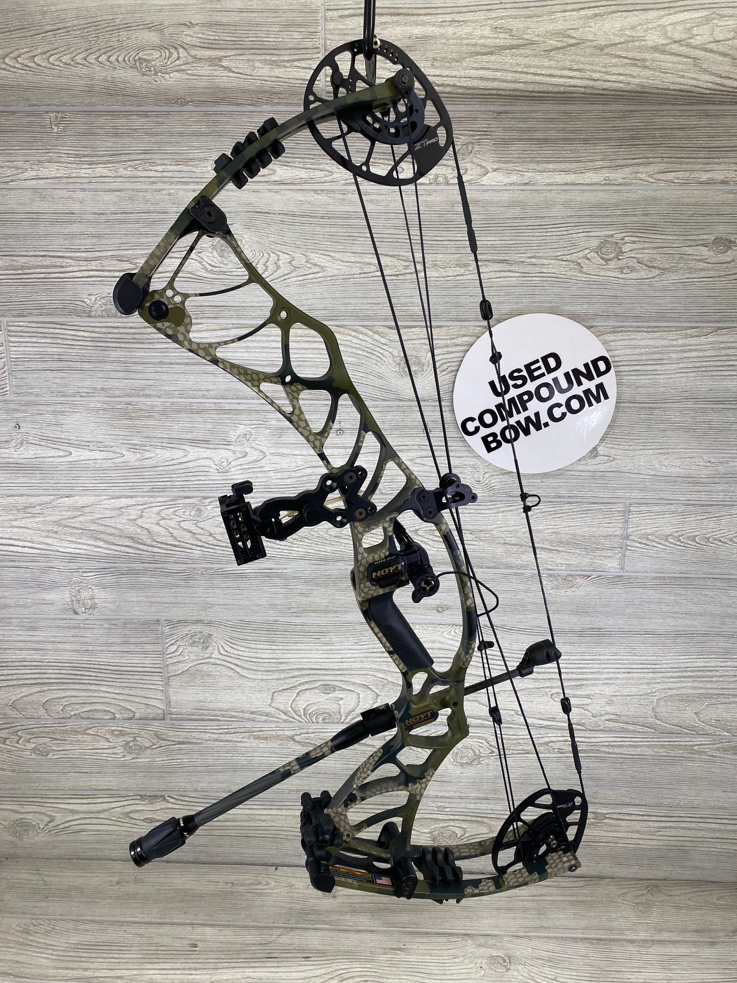 Used Hoyt Helix Left Hand 25-28" 55-65# Package