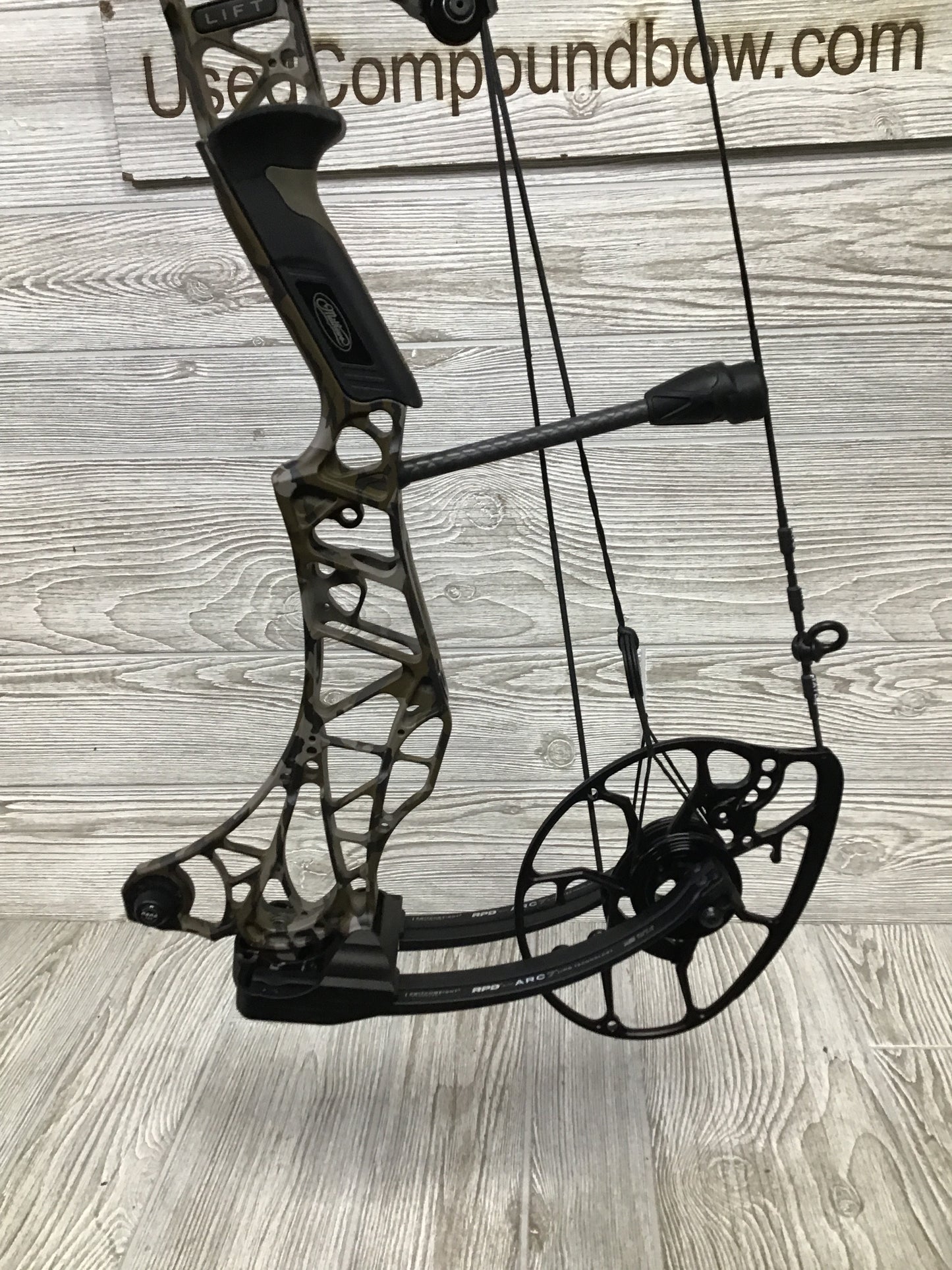 Used Mathews Lift X 29.5 Right Hand Bottomlands riser/Black limbs 28.5/65#