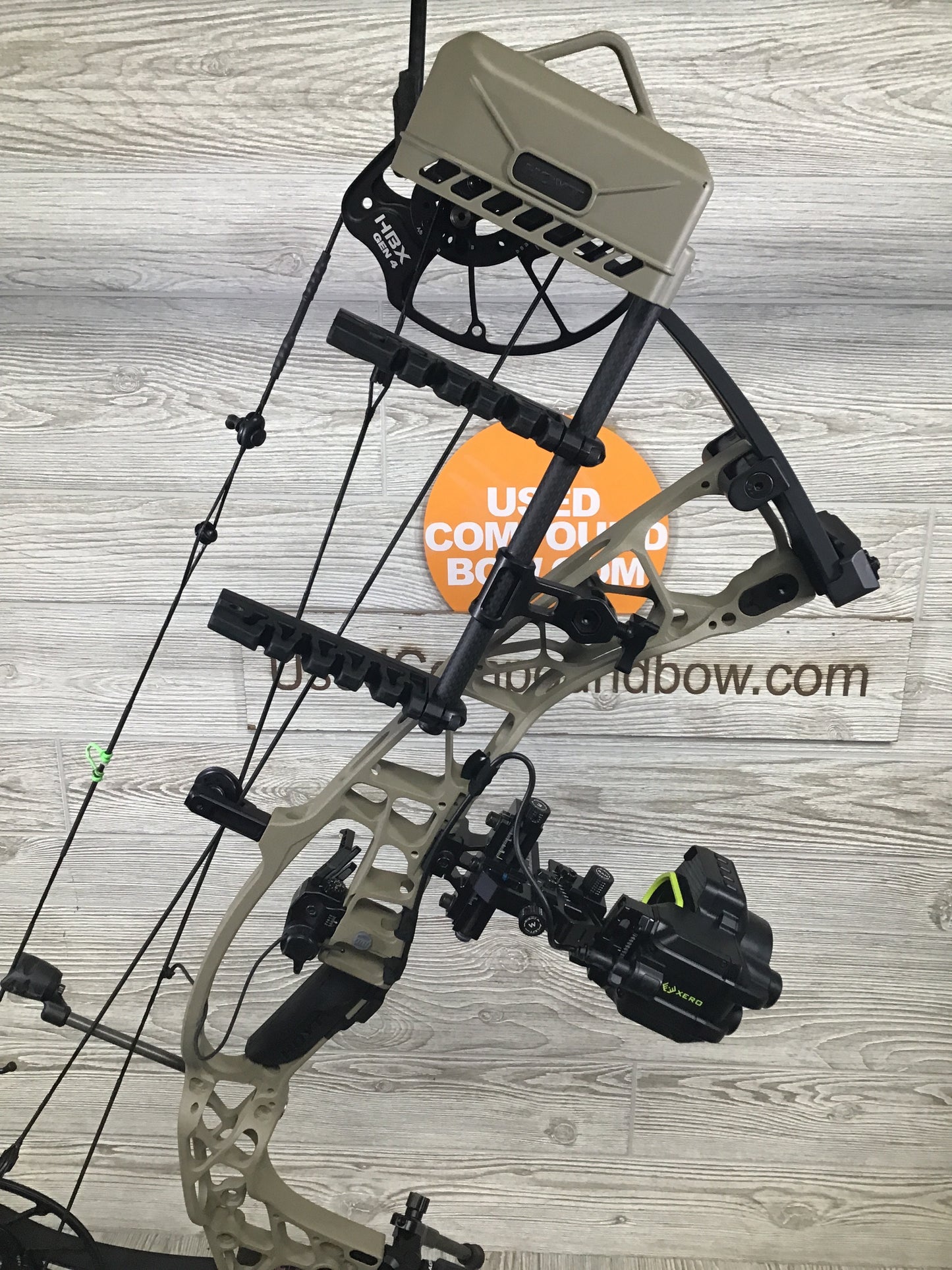 Hoyt ALPHA AX-3 29 Right Handed Sandstorm 60-70# LOADED with Garmin and Hoyt ACC