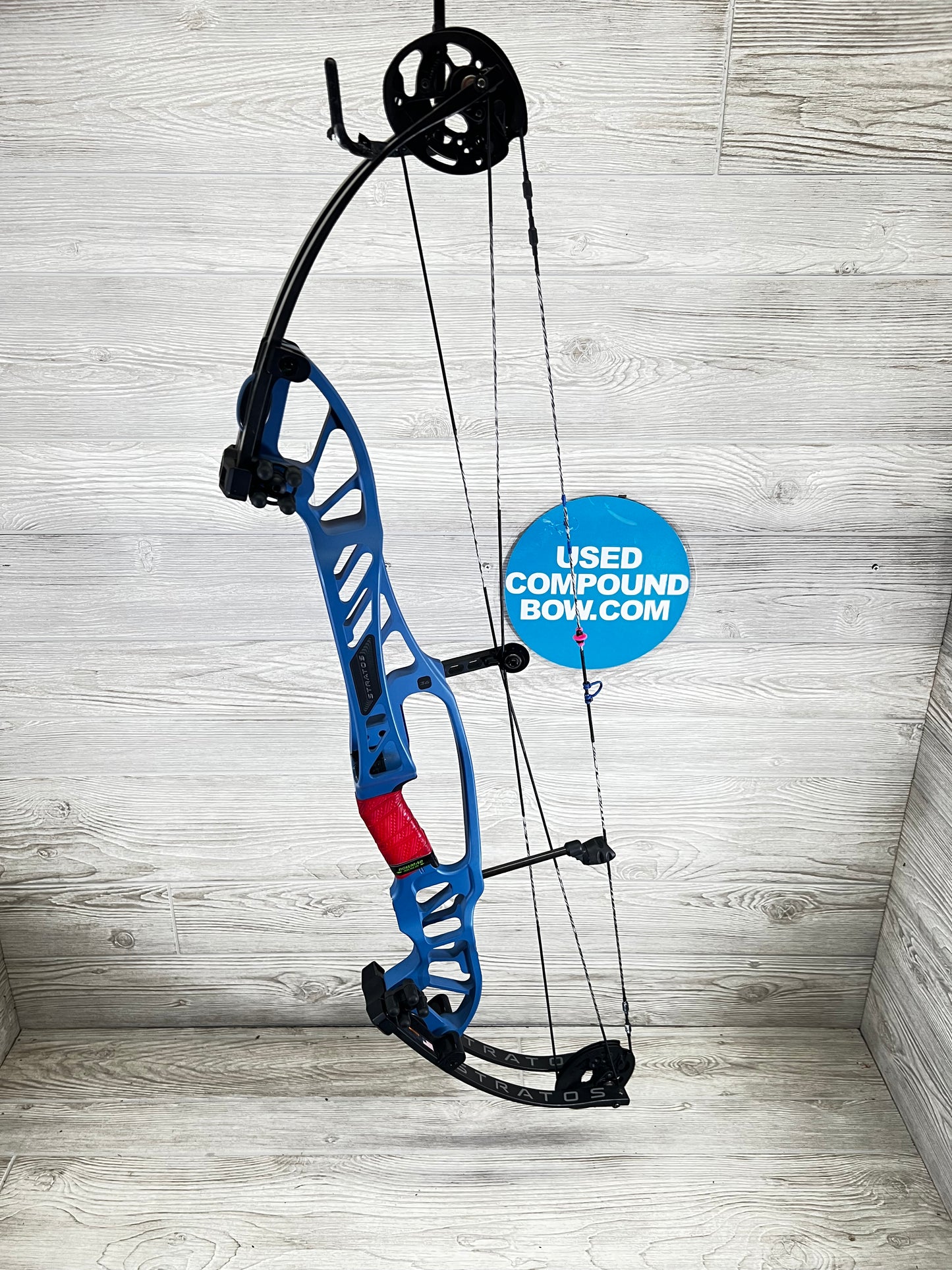 Used Hoyt Stratos 36 Right Handed Blue HBT 1 cam 24.25"-28"