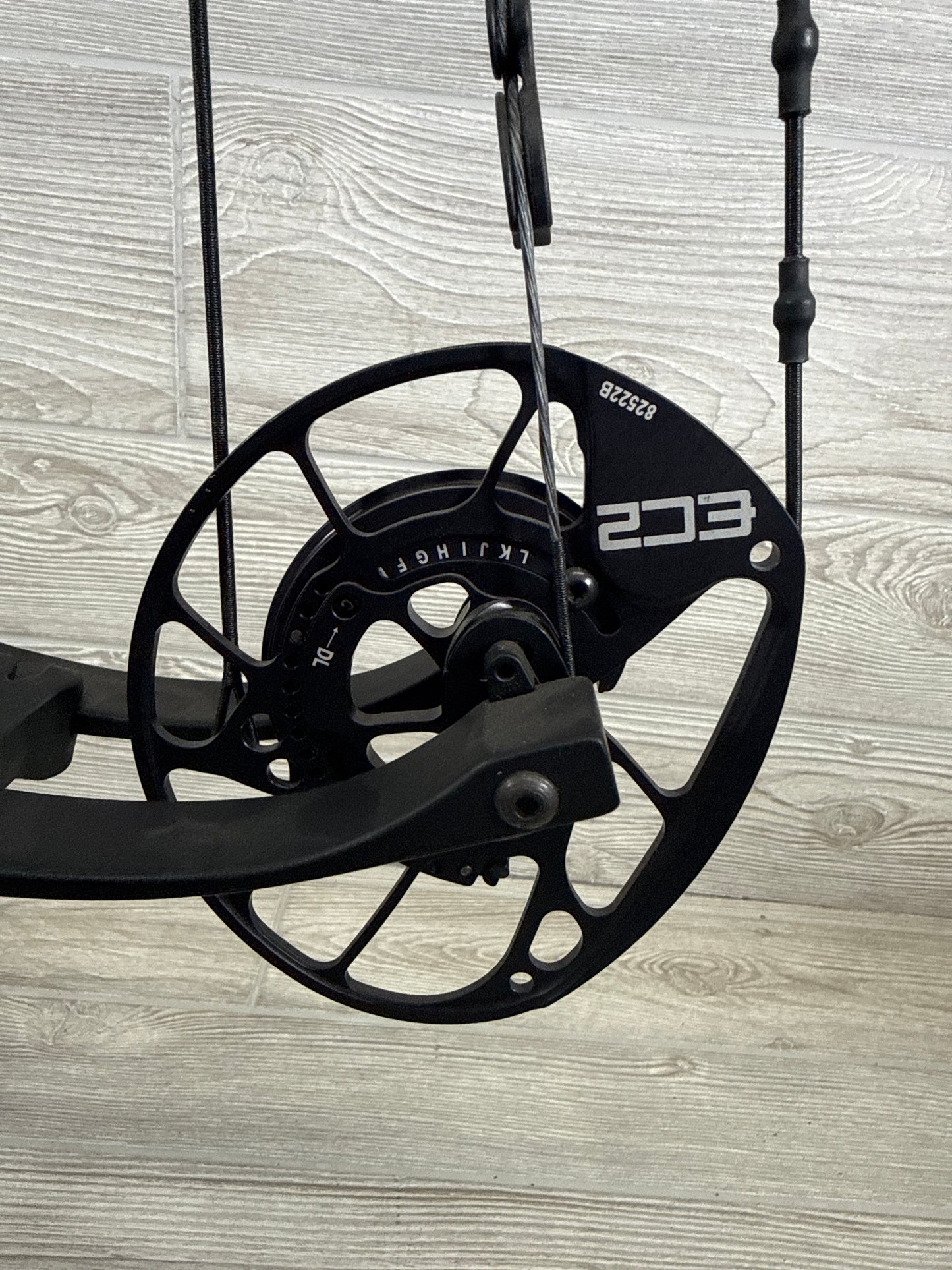 Used PSE Mach 30 DS EC2 Black Right Handed 24.5-30" 60/70#