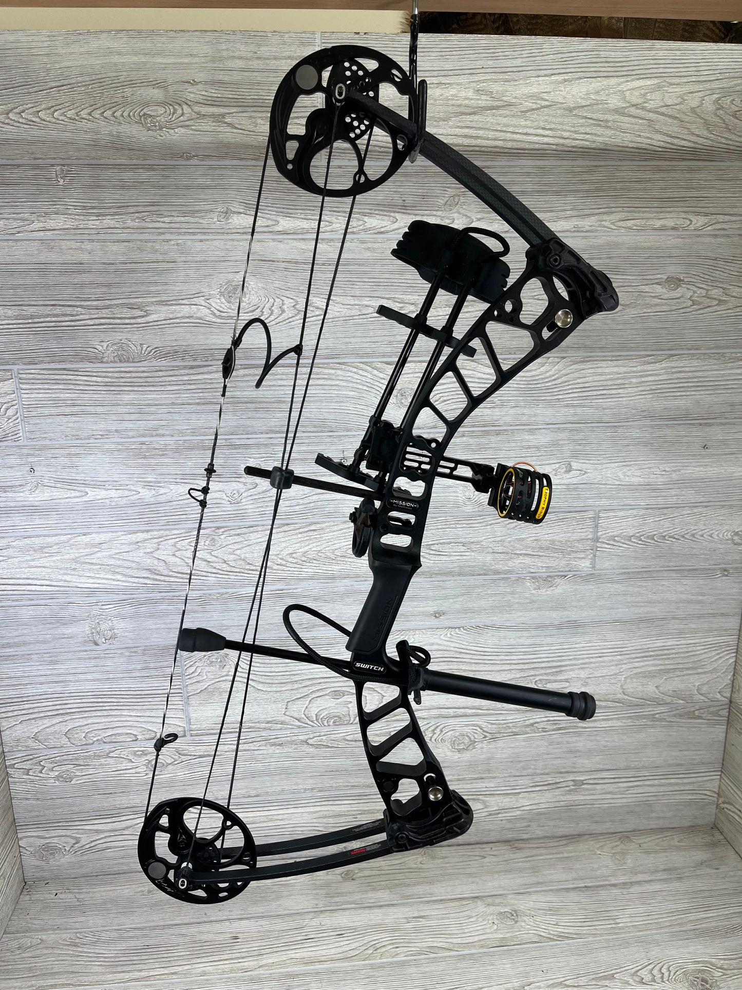 Used Mission Switch Black LH Ready To Hunt Bow Package