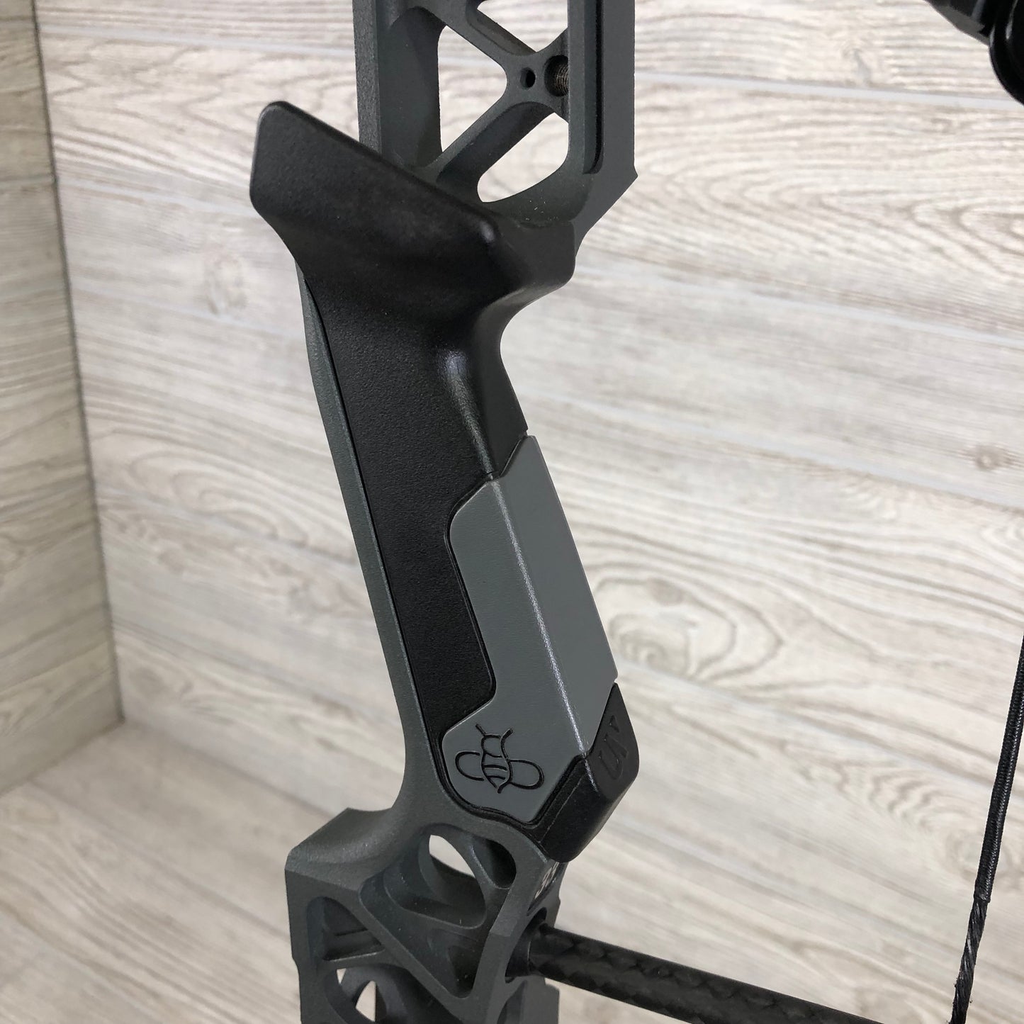 Used Mathews Lift X 33 Shale Right Hand with ultra view grip