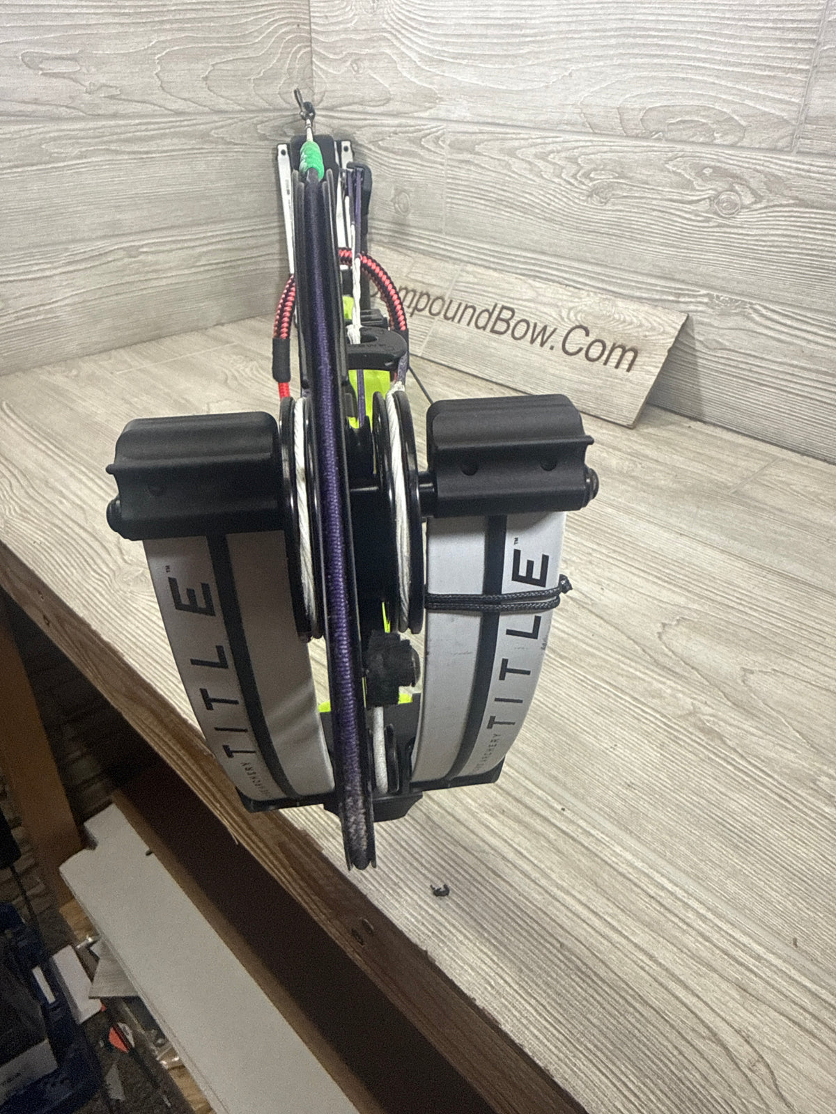 Mathews Title 38 GEN 1 Right Handed Electric Green White limbs