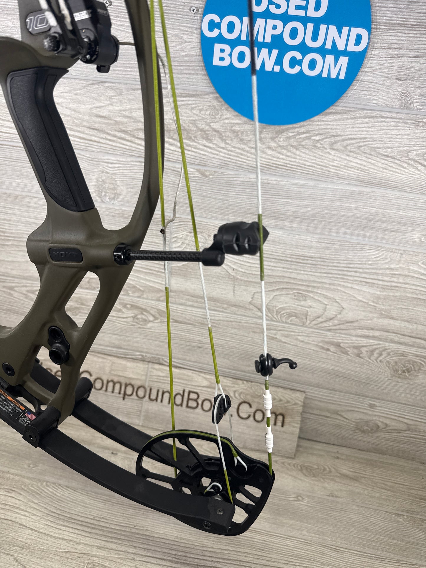 Hoyt RX-10 RH Wilderness with Black topo limbs w/mx2 rest 60-70lbs