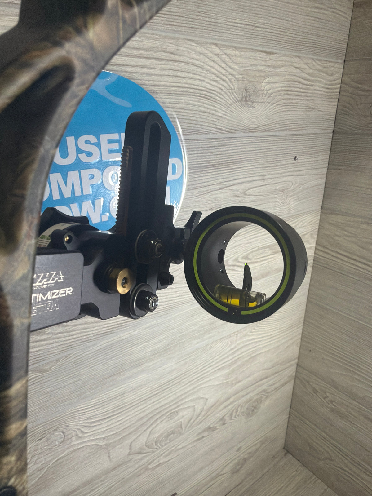Used Bow tech Carbon Icon 28" 70lb Left Hand Camo Bow Pkg
