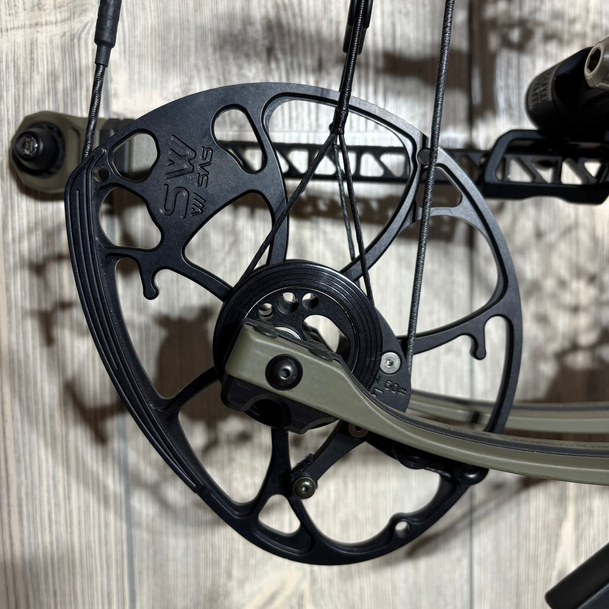 Used Mathews Phase4 29 RH Ambush LOADED Package