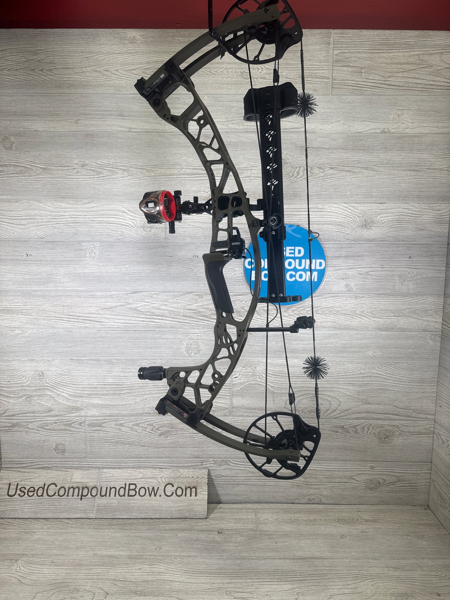 Used Hoyt Alpha AX-3 29 RH 50-60# Wilderness
