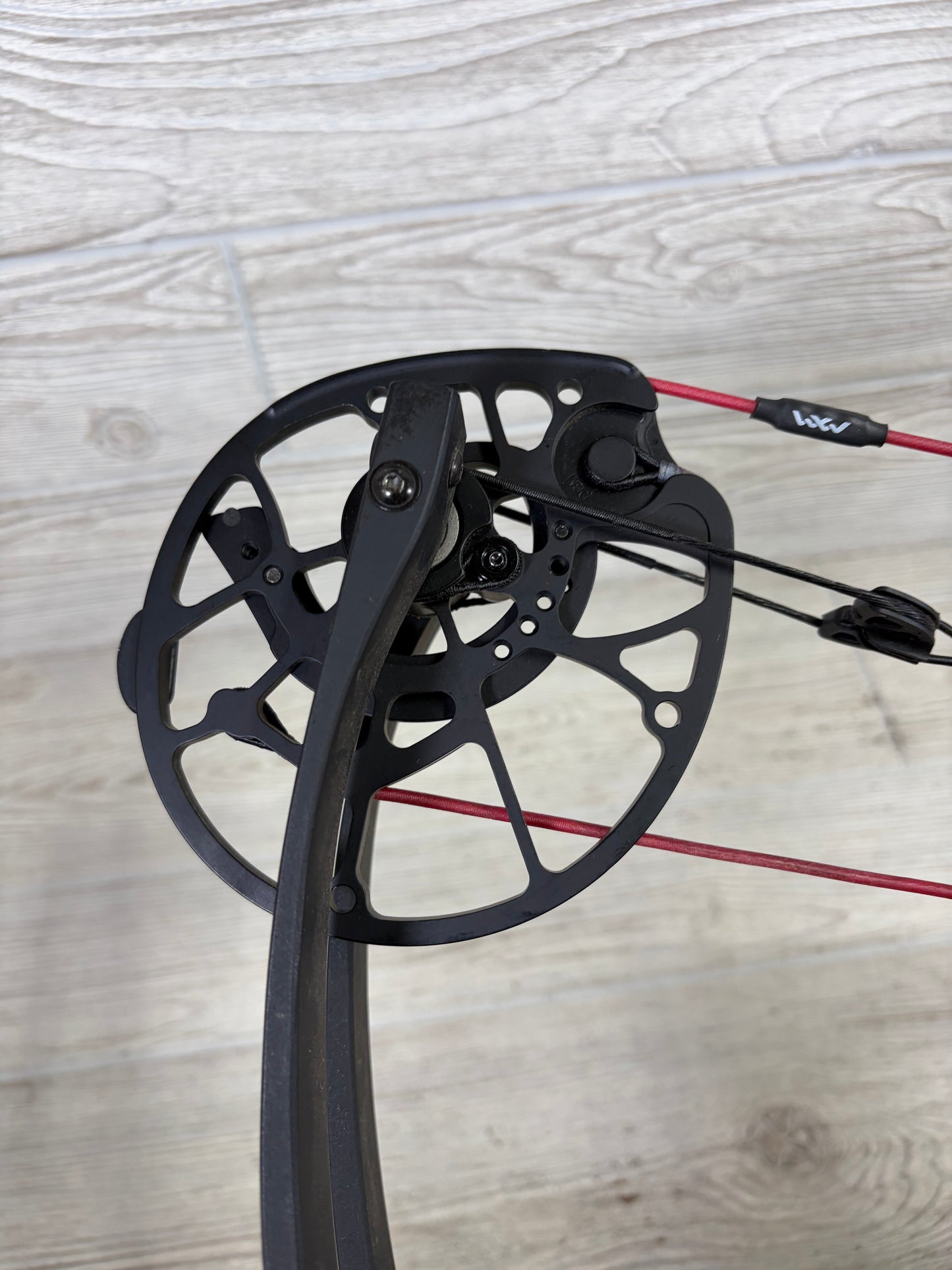 Hoyt RX-9 SD Left Handed 40-50lbs 23"-27" Black Bow