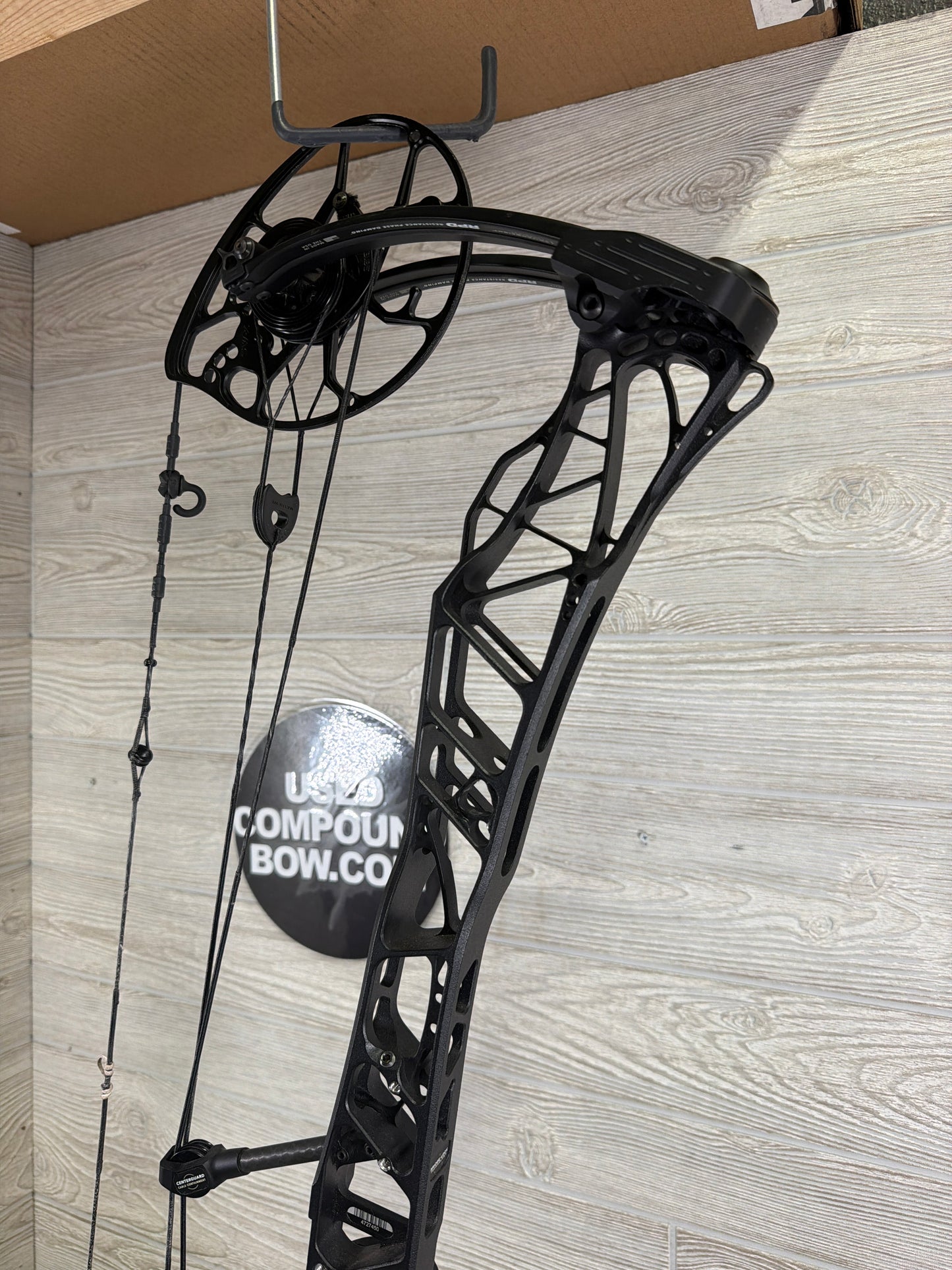 Used Mathews Lift 33 Black Right Hand 31" 70LB
