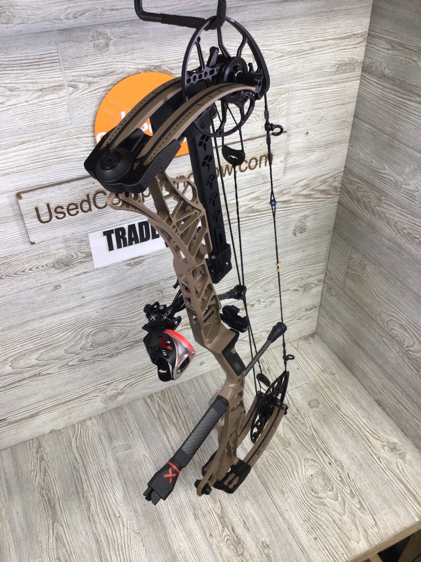 Used Mathews Lift X 29.5 Right Hand Earth 29/60 Package