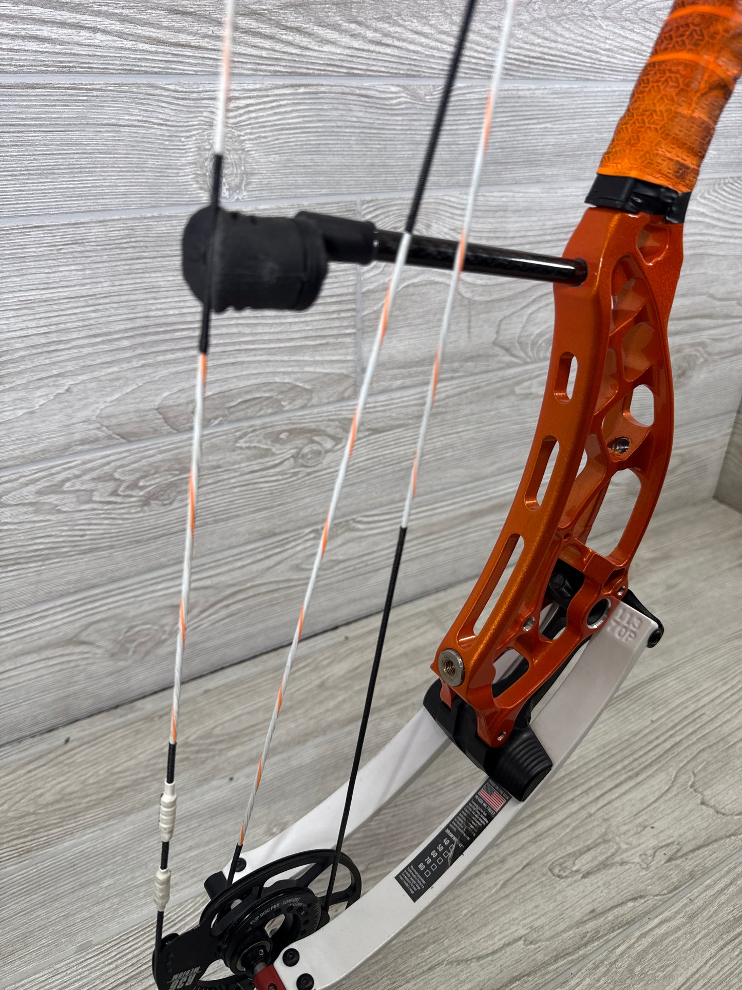 Used Bowtech Reckoning Gen 2 36 rh Illusion Orange 70#