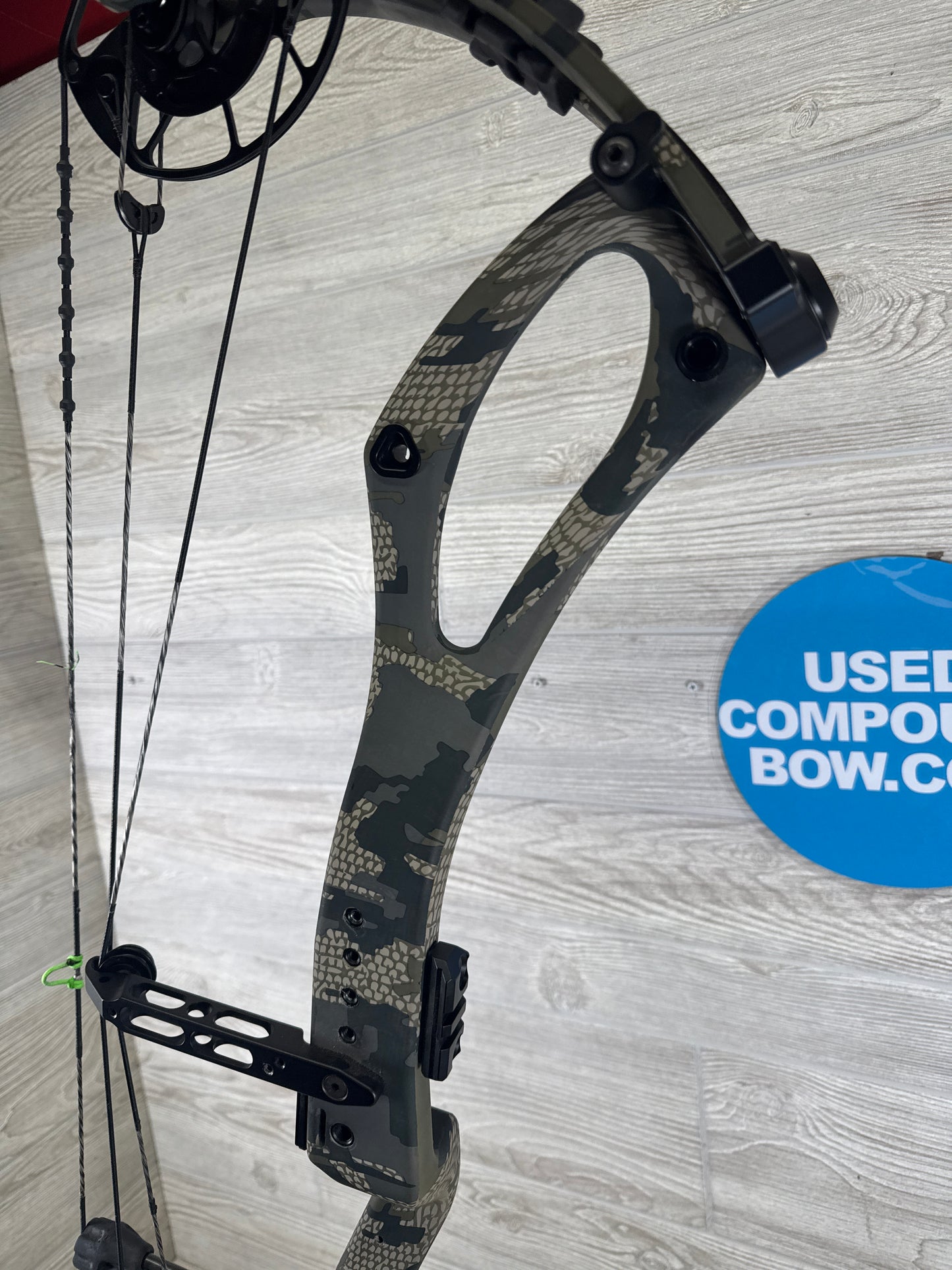 Used PSE Mach 33 Right Hand DS  70lb KuiuVerde 2.0 Bow w/ Gas SystmX Strings